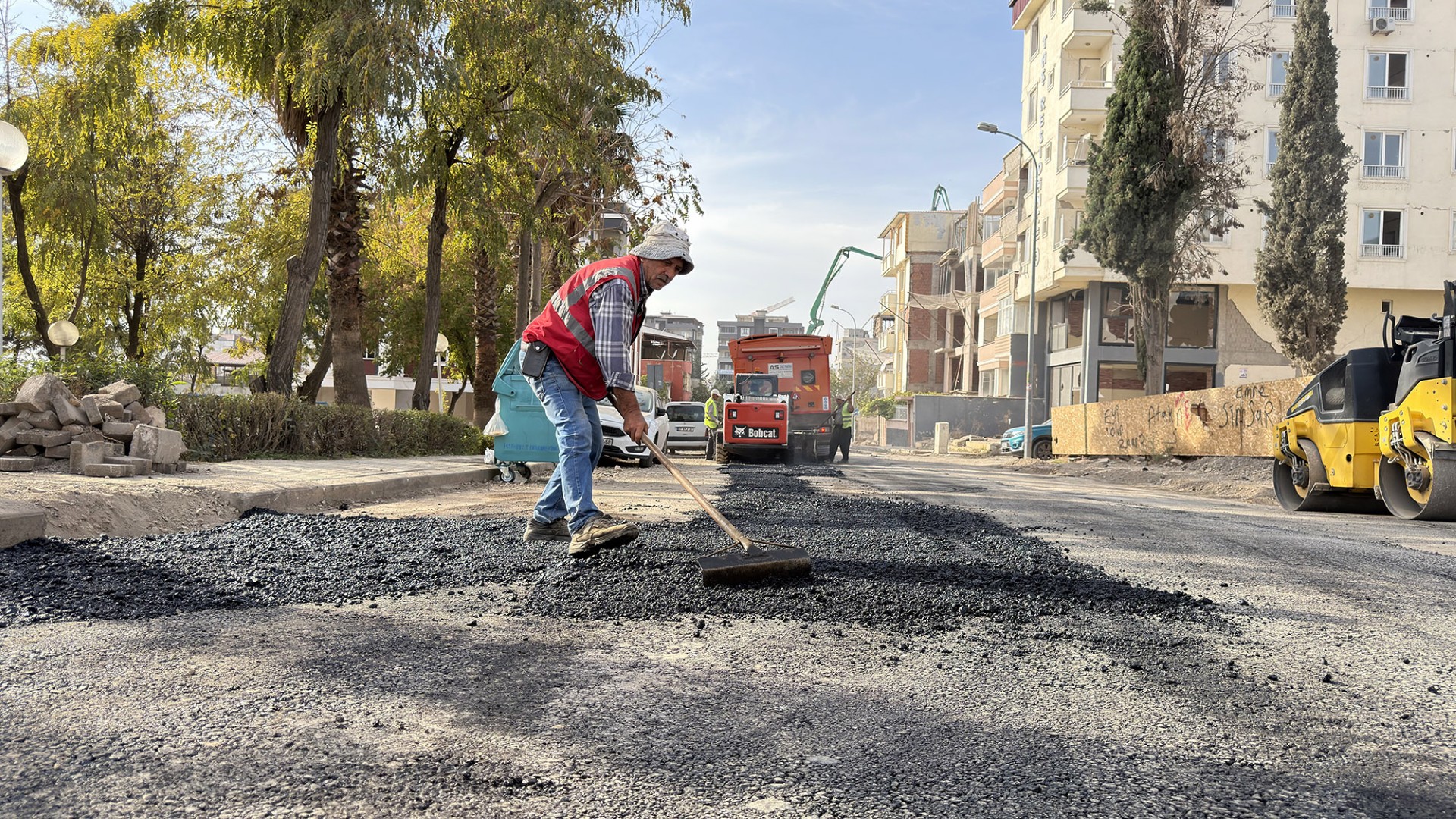 Altyapısı Tamamlanan Yollarda Asfalt Mesaisi Sürüyor