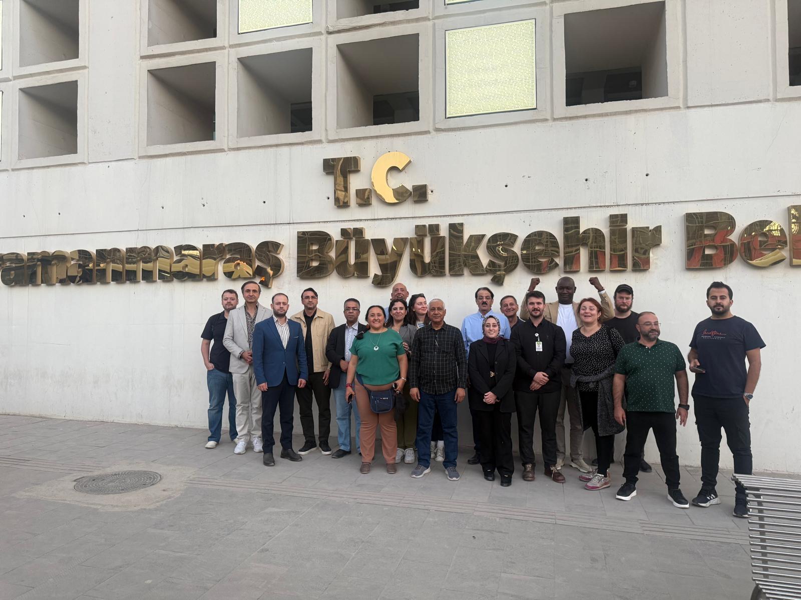 Yabancı gazeteciler deprem şehirlerinde