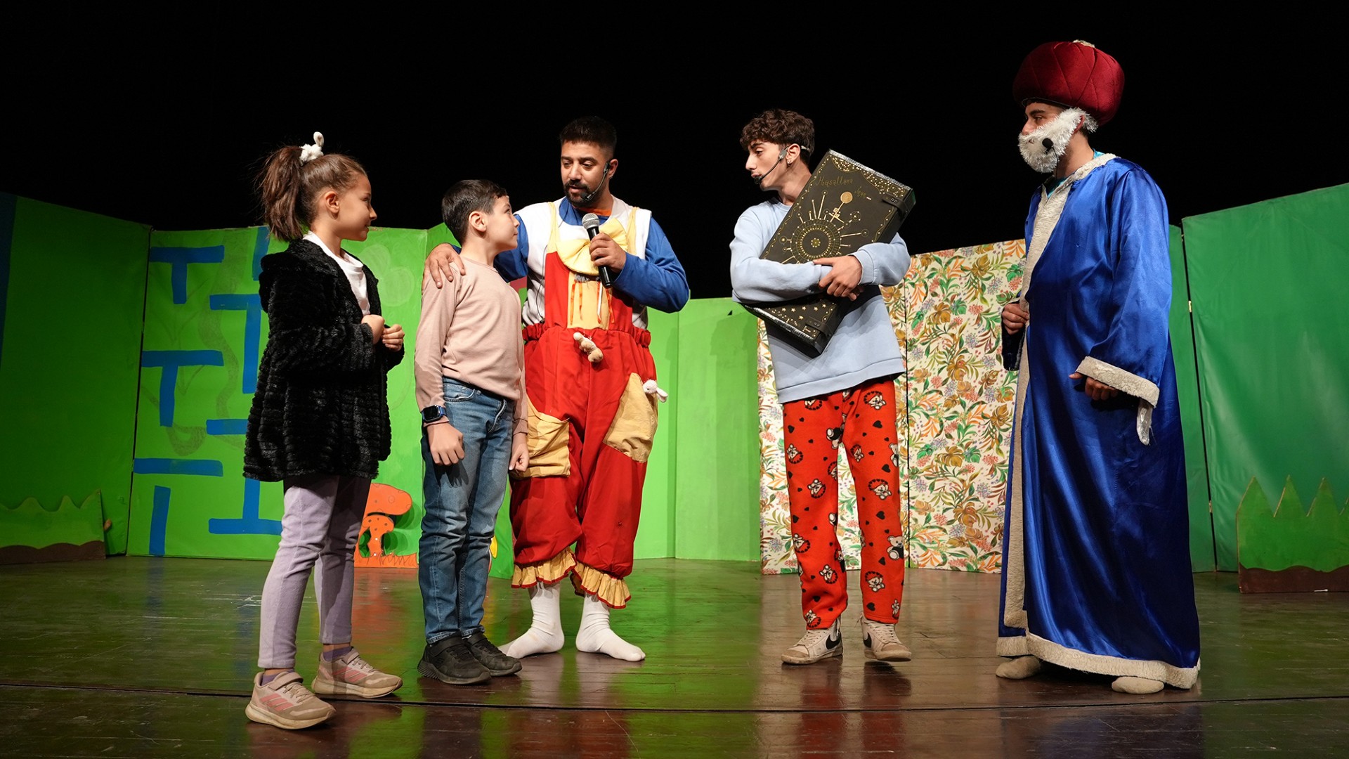 Masalların Renkli Evreni Çocukları Hayran Bıraktı