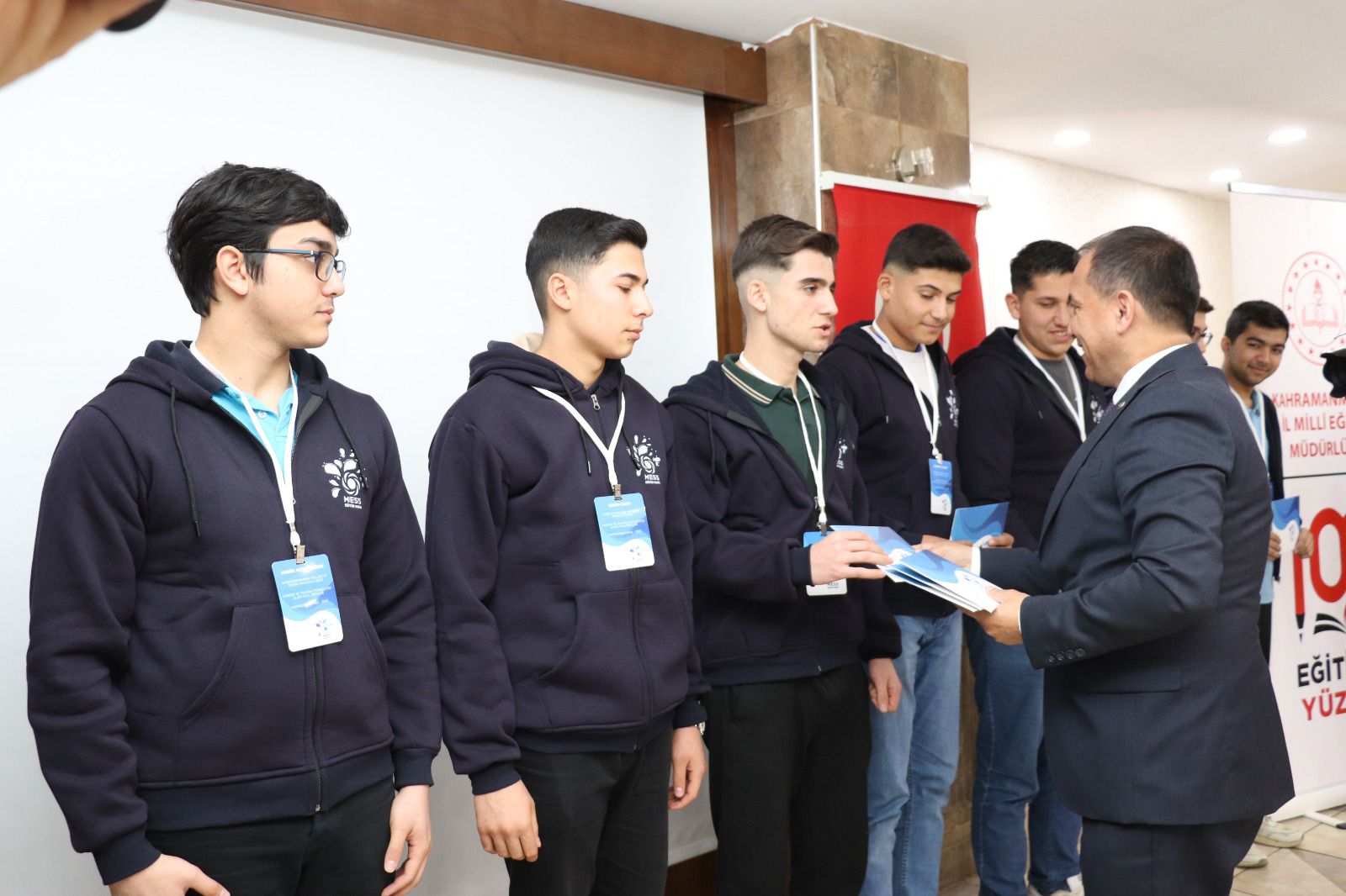 Lisesi Öğrencilerine Ödül Verildi