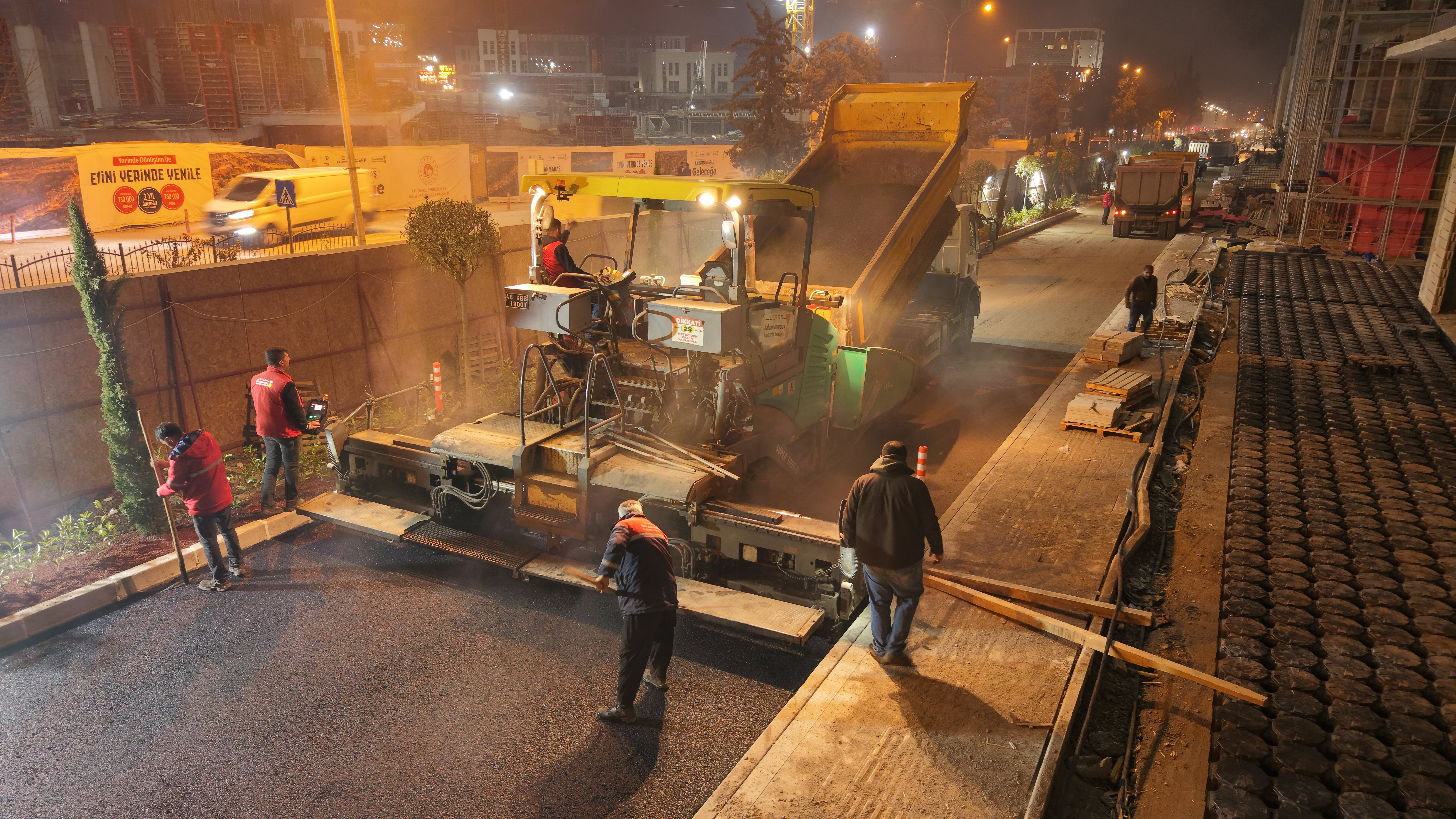 Azerbaycan Mahallesi’nde yol yenileme