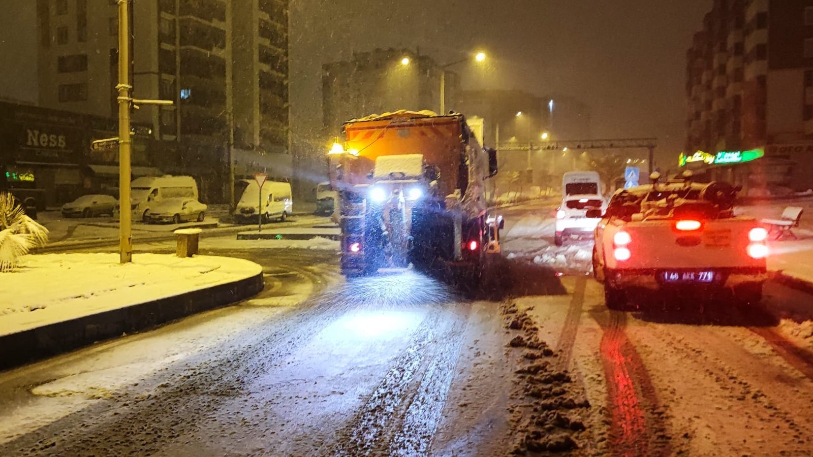 Yoğun Kar Yağışına Büyükşehir’den Anında Müdahale