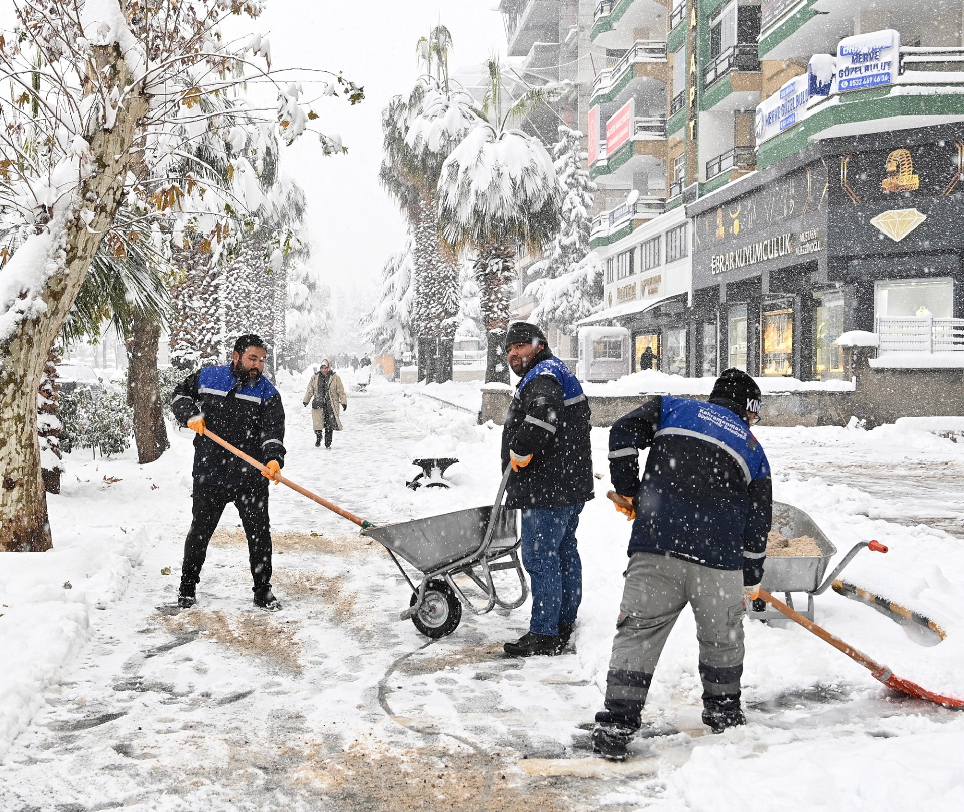 “222 Araç ve 330 Personelle Sahadayız”
