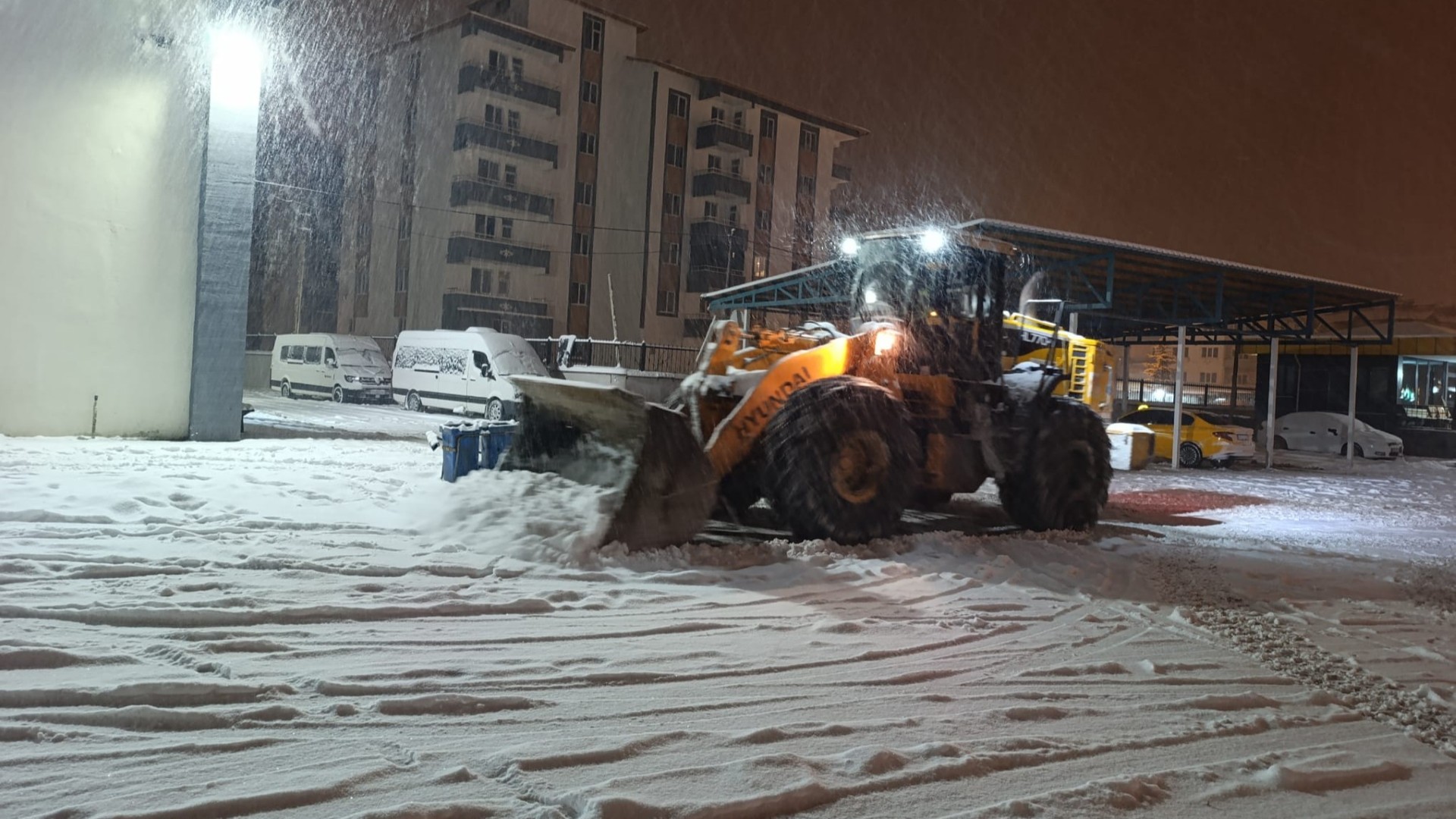 Karla Mücadelede Gece Mesaisi