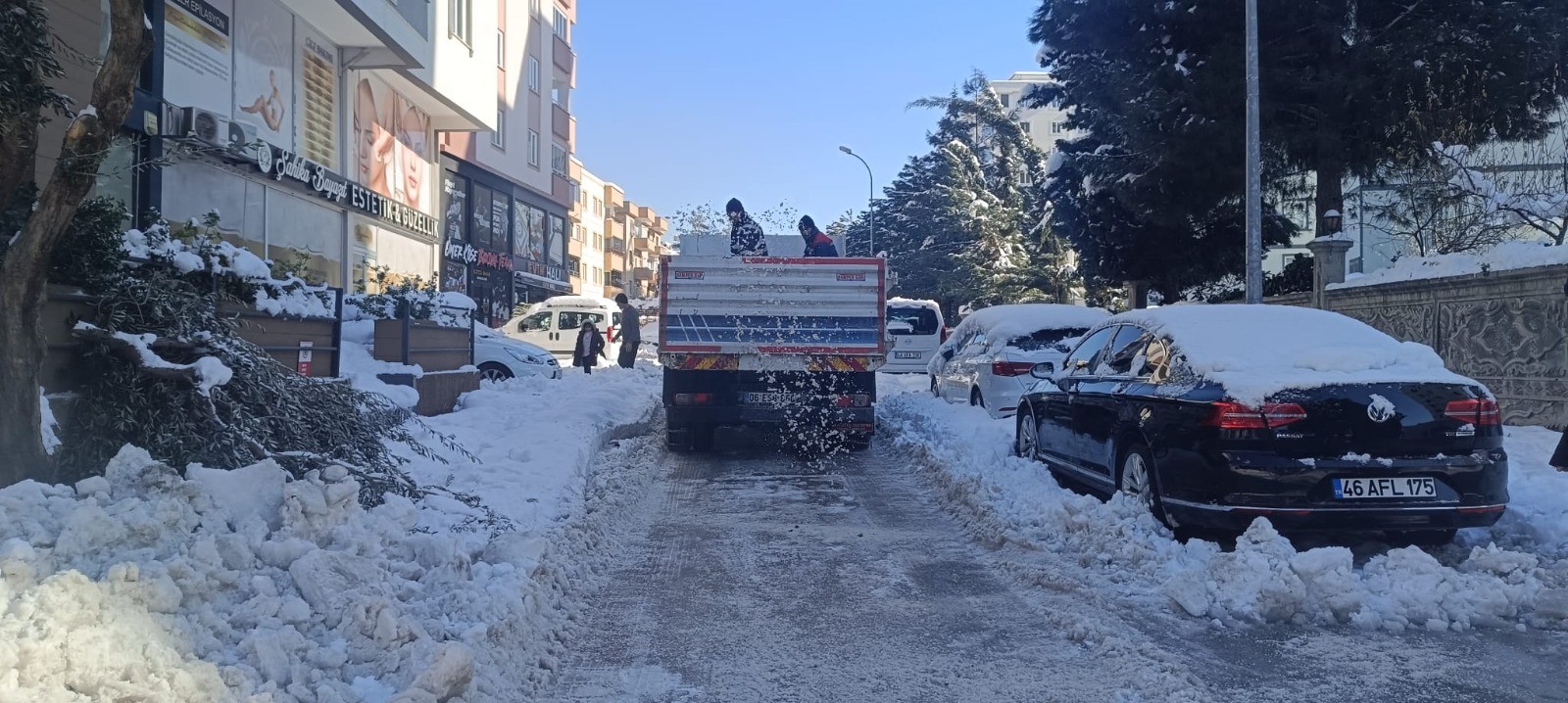 Yol Açma ve Tuzlama Çalışmaları Öncelikli