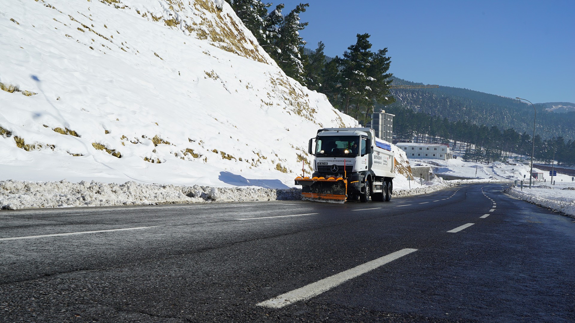 Araç ve Yaya Trafiğinde Güvenlik İçin Büyükşehir 7/24 Sahada