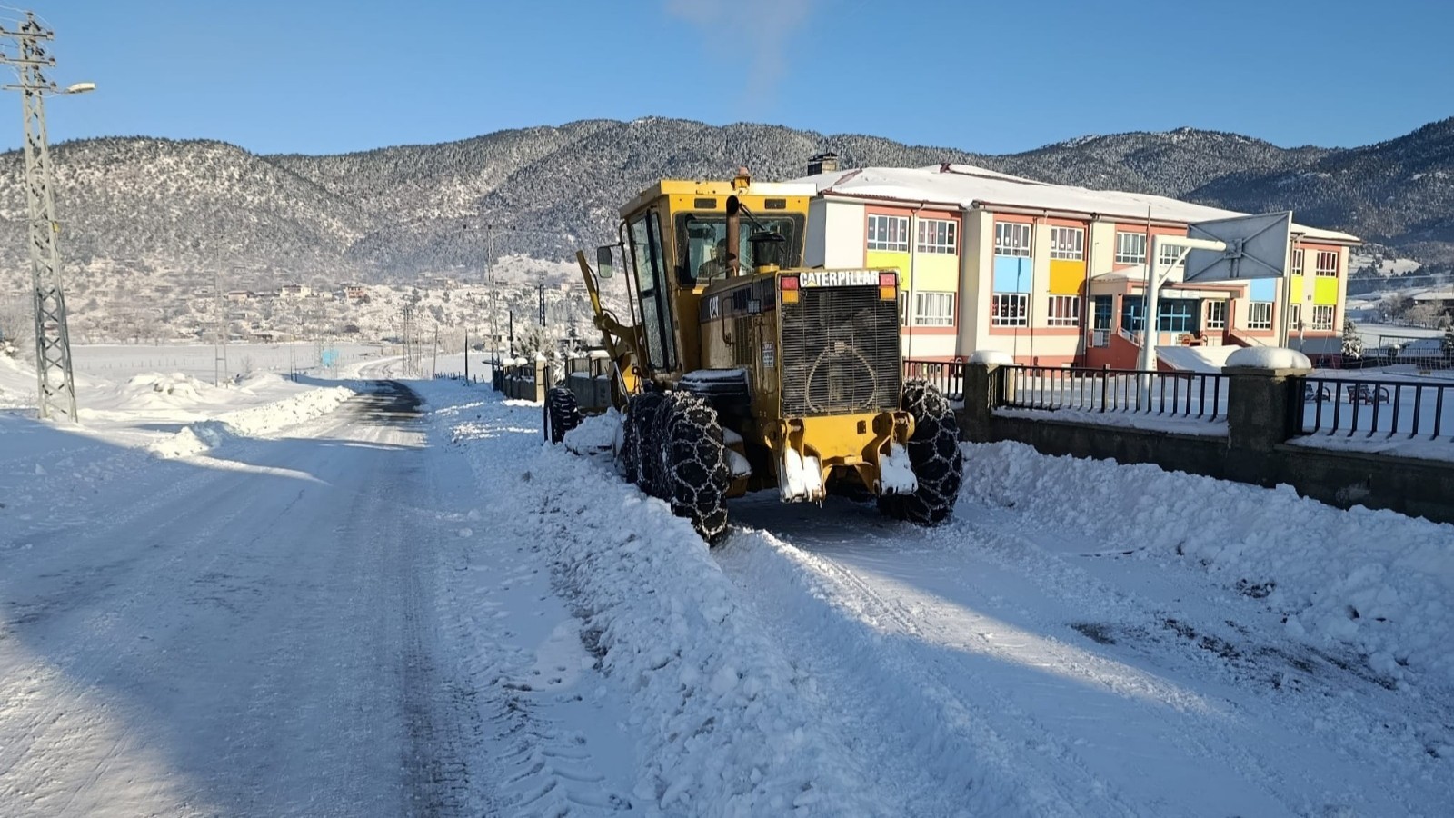 Kırsal Mahalle Yolları Açıldı