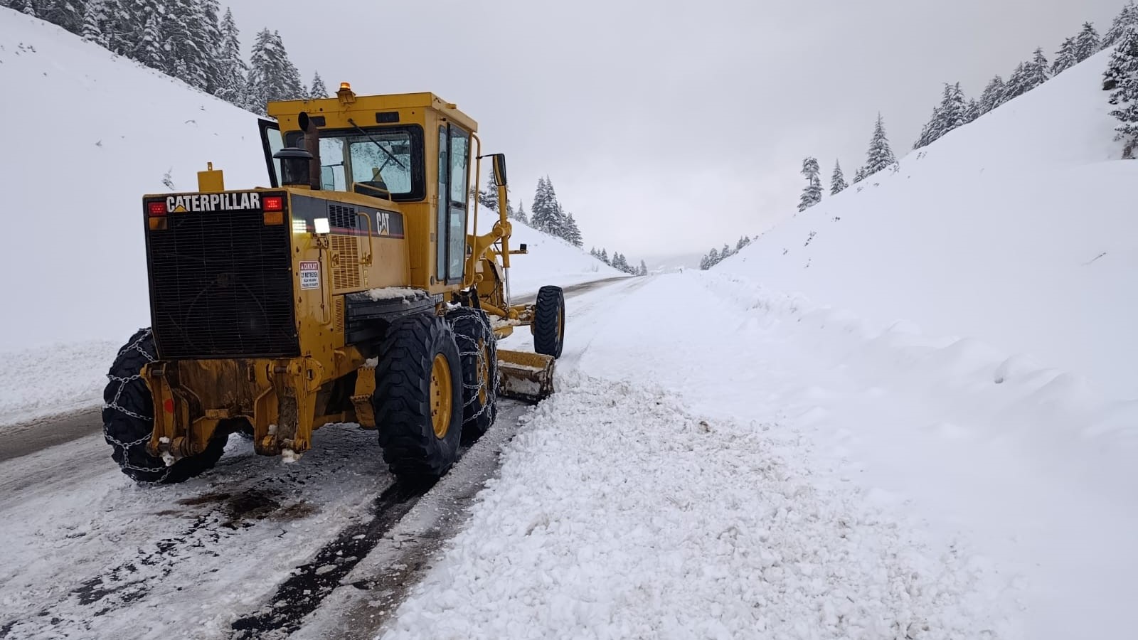 Şehrin Yüksek Kesimlerinde Kar Var