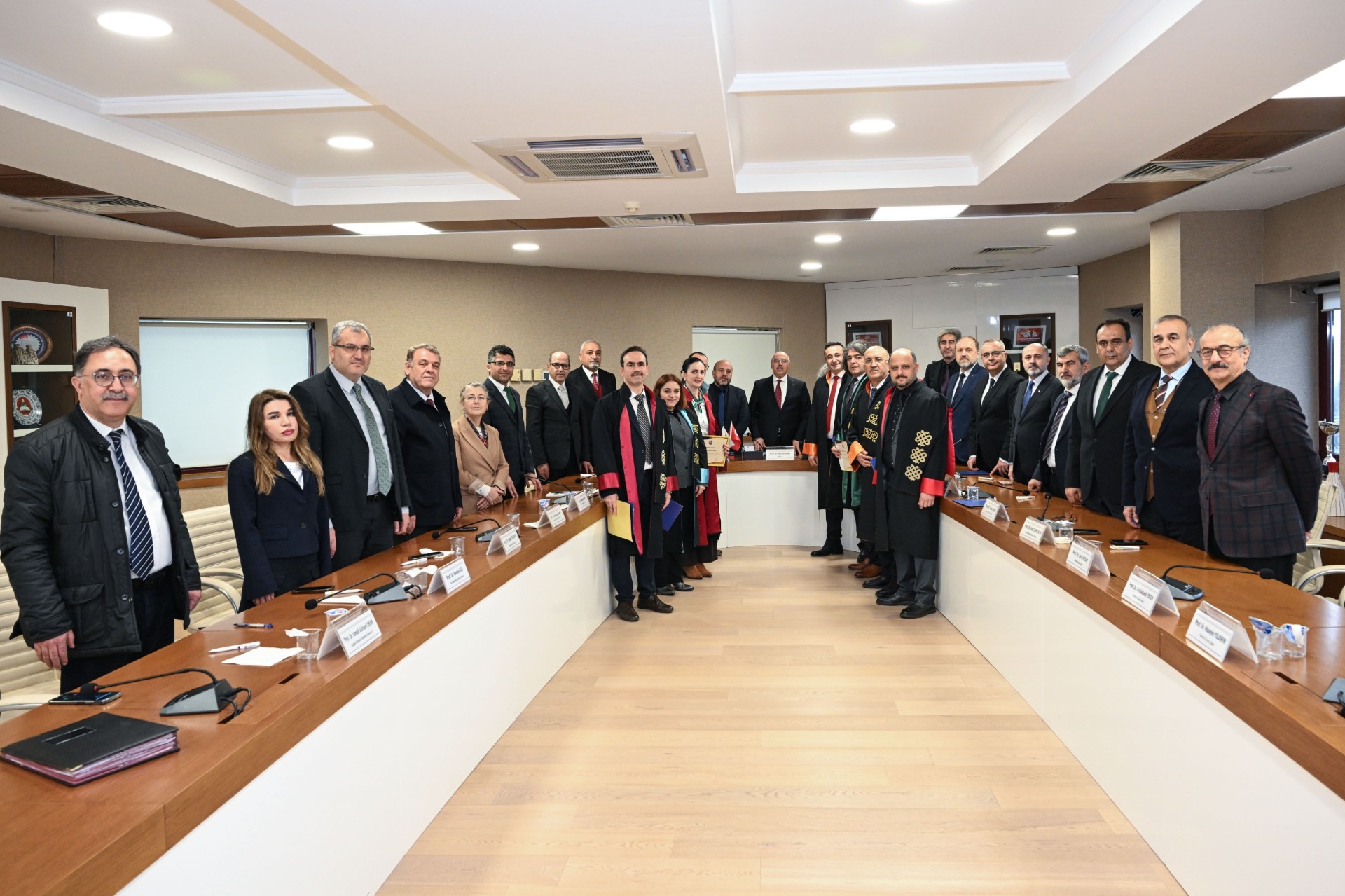 Profesör ve Doçent Kadrolarına Atanan Öğretim Üyelerimizi Tebrik Ederiz