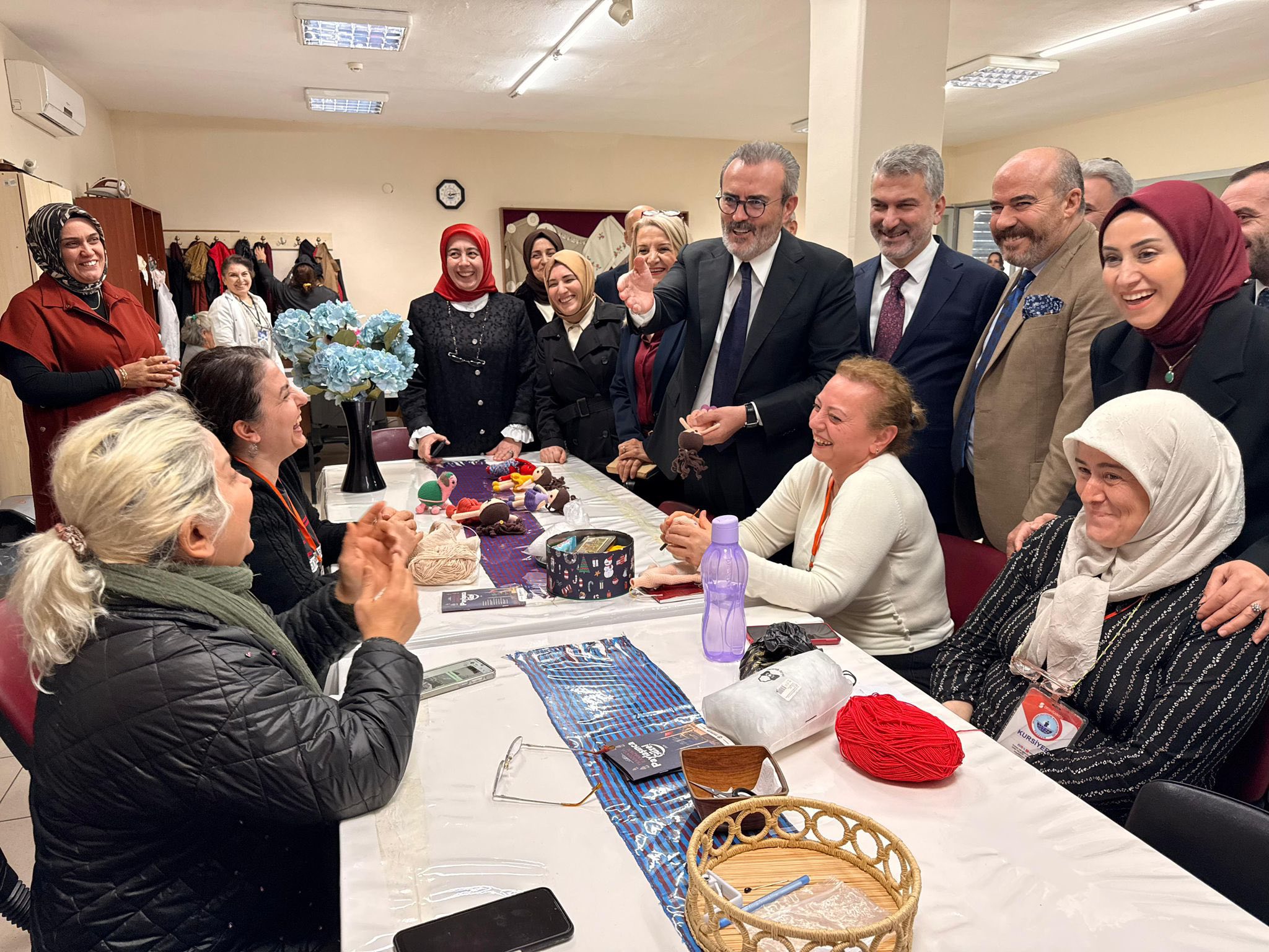 Mahir Ünal Trabzon’da Halk Eğitim Kurslarını Ziyaret Etti