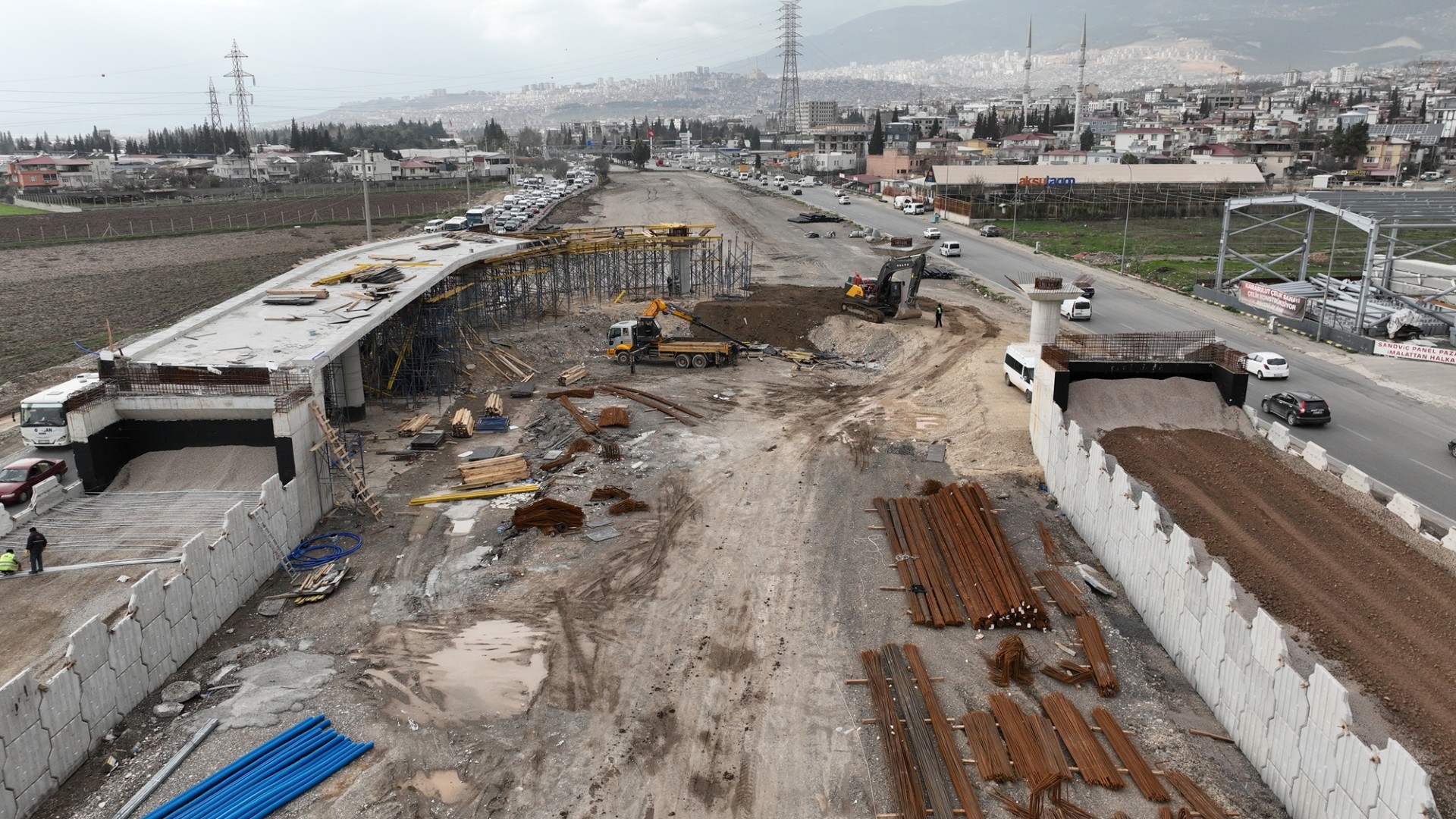 Sanayi Kavşağı İnşaatı Hızla Devam Ediyor