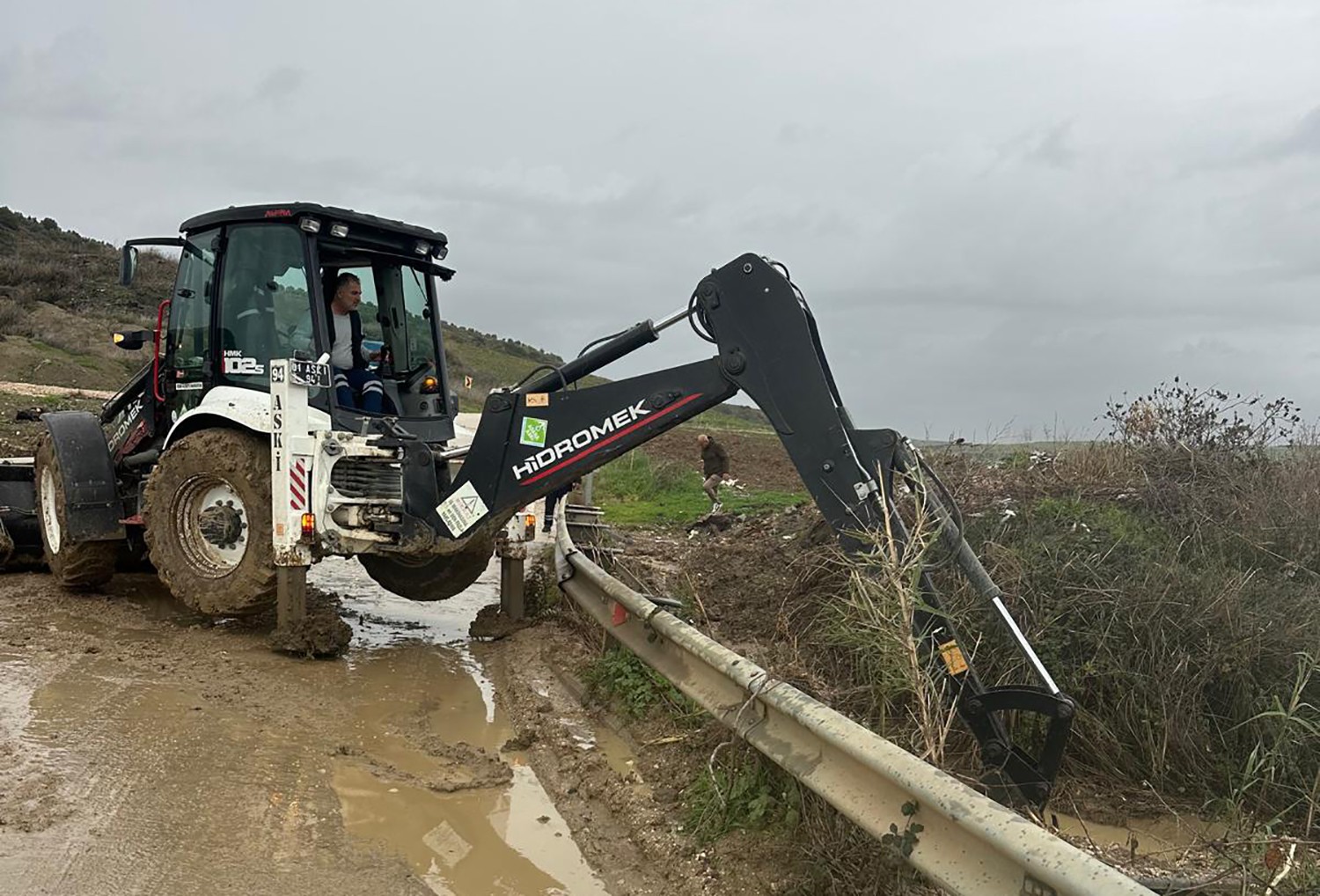 Yumurtalık’ta yoğun yağışa karşı koordineli çalışma…