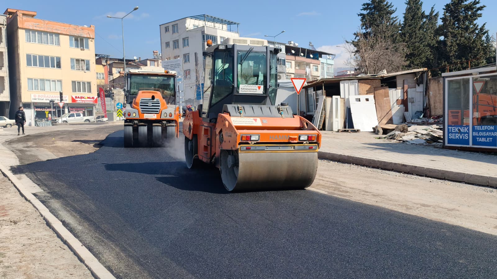 Büyükşehir, Altyapı Sonrası Yol Yenilemelerini Durmaksızın Sürdürüyor