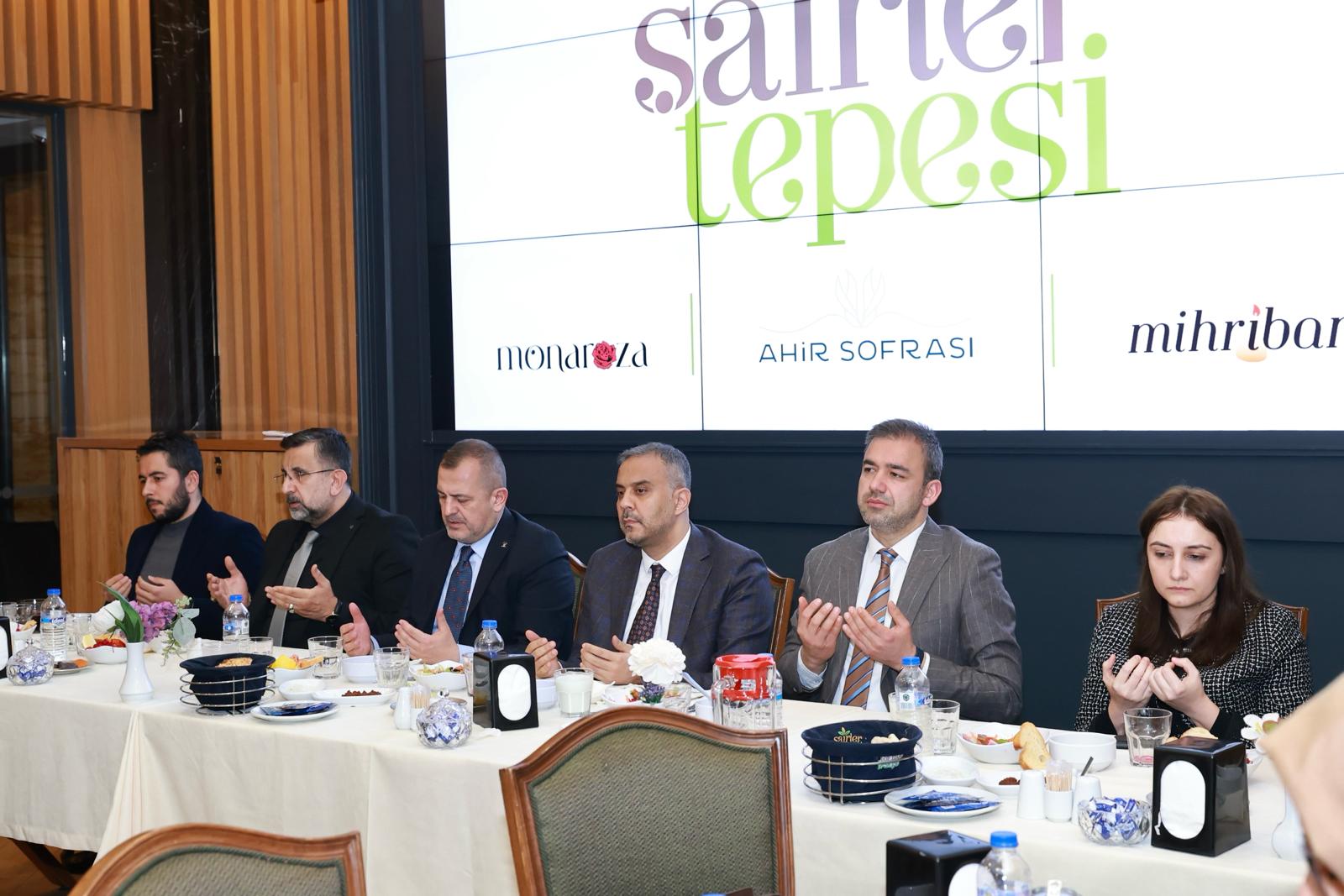 AK Parti Onikişubat teşkilatı ile iftar sofrası