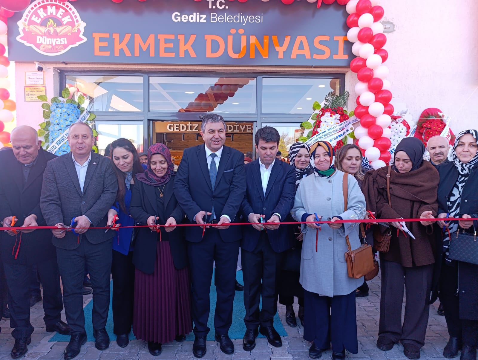 Kütahya Gediz’de “ekmek Dünyası”dualarla Açıldı