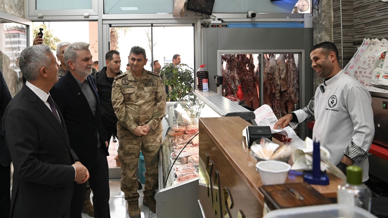 Vali Ünlüer ve Başkan Görgel Uzunçarşı Esnafını Ziyaret Etti