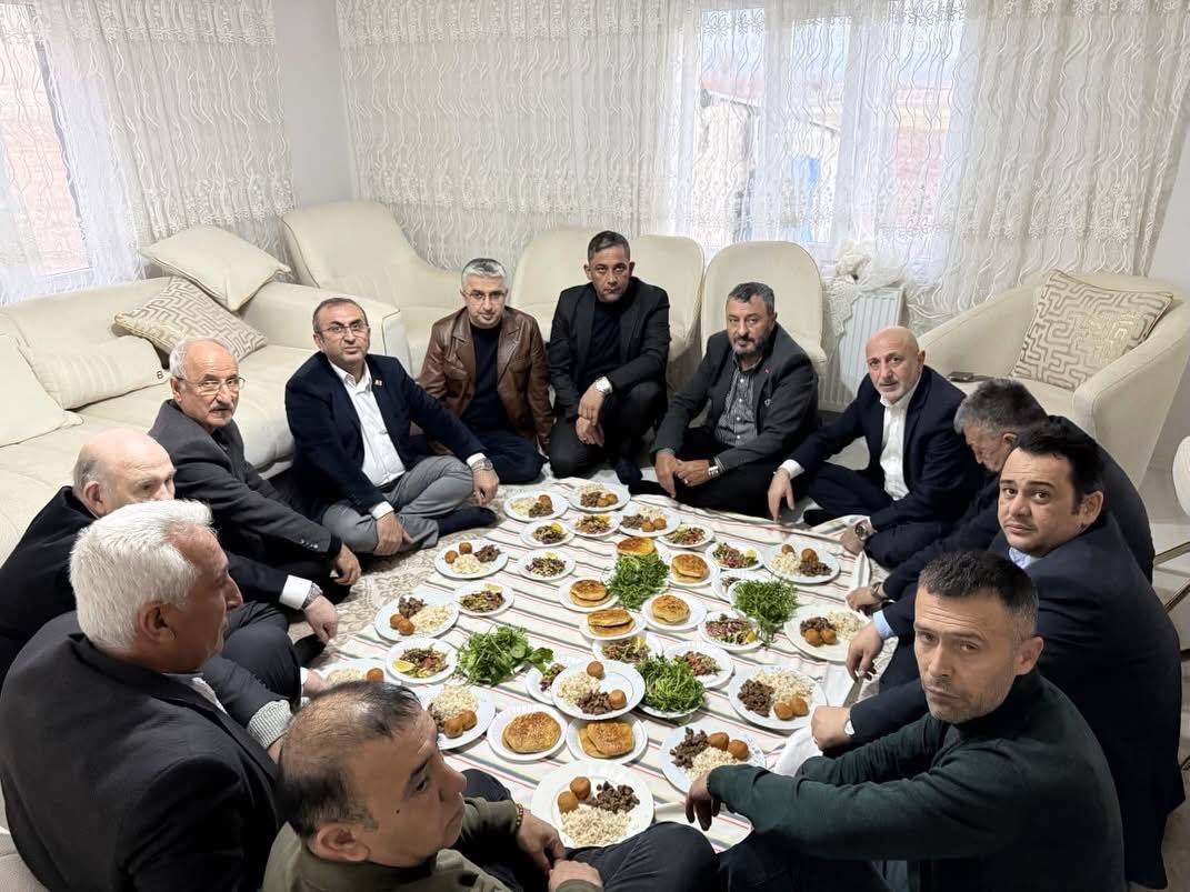 Ramazan Topu Gecikti, Sofradaki Muhabbet Uzadı!