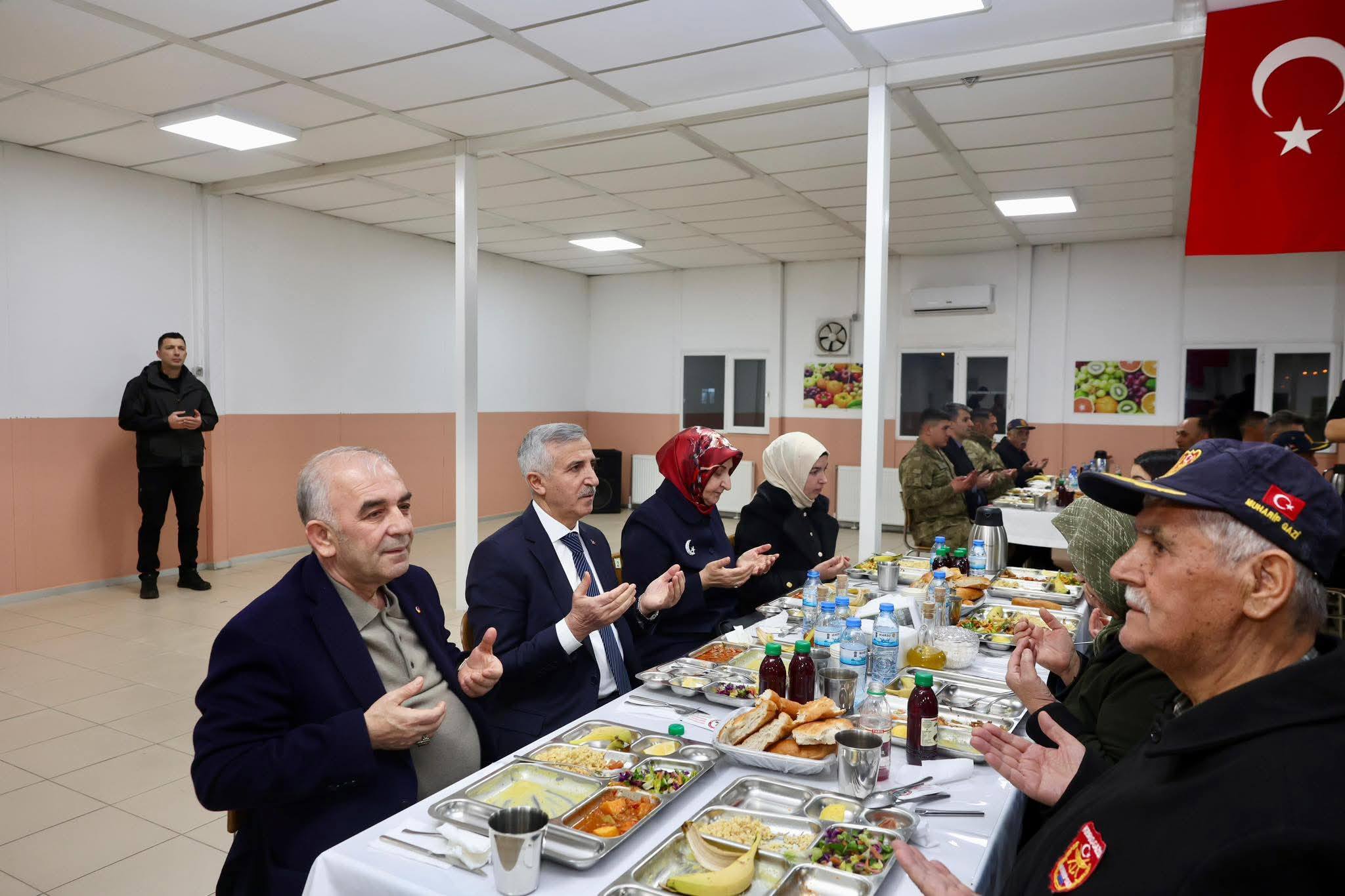 Vali Ünlüer ve Eşi, Şehit Aileleri ve Gazilerle İftar Sofrasında Buluştu