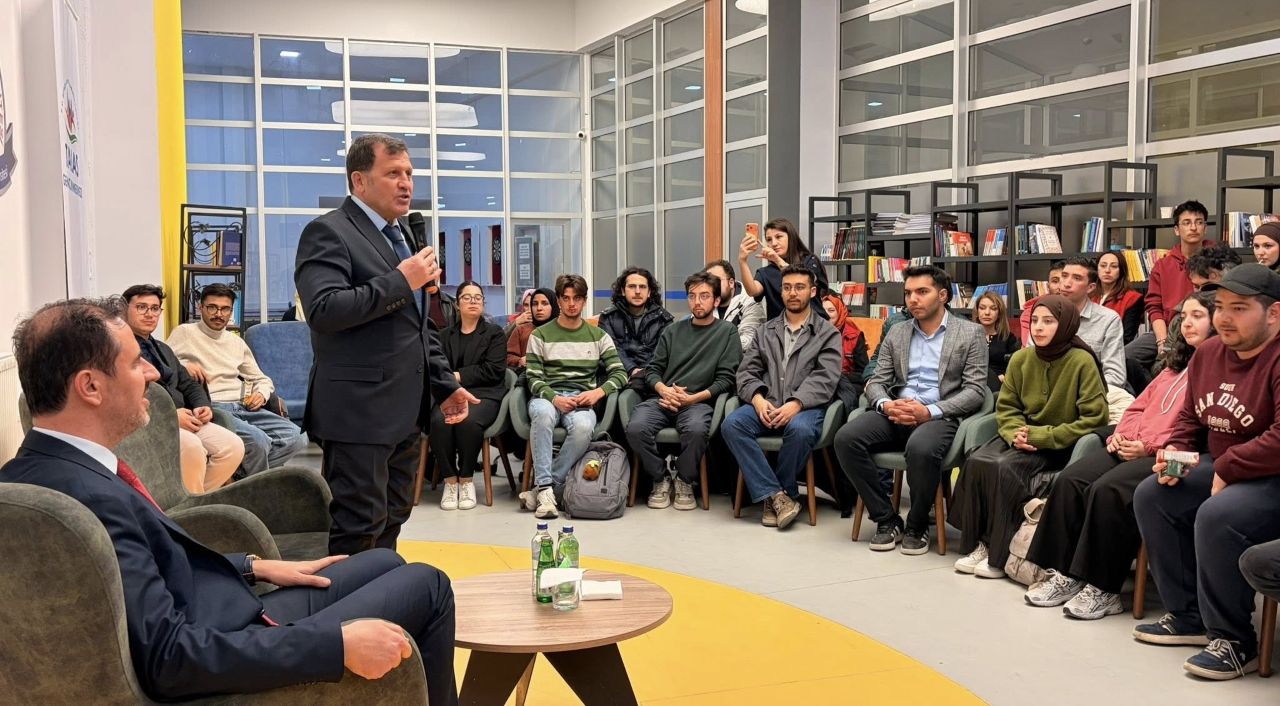 Gençlik ve Spor İl Müdürü Kabakcı, Gençlerle Bir Araya Geldi