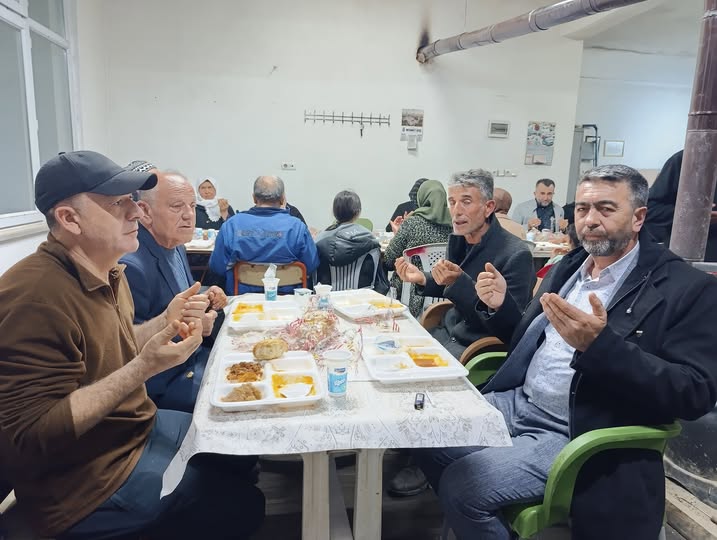 Simav Güney Beldesi Gölköylüler İftar Sofrasında Buluştu