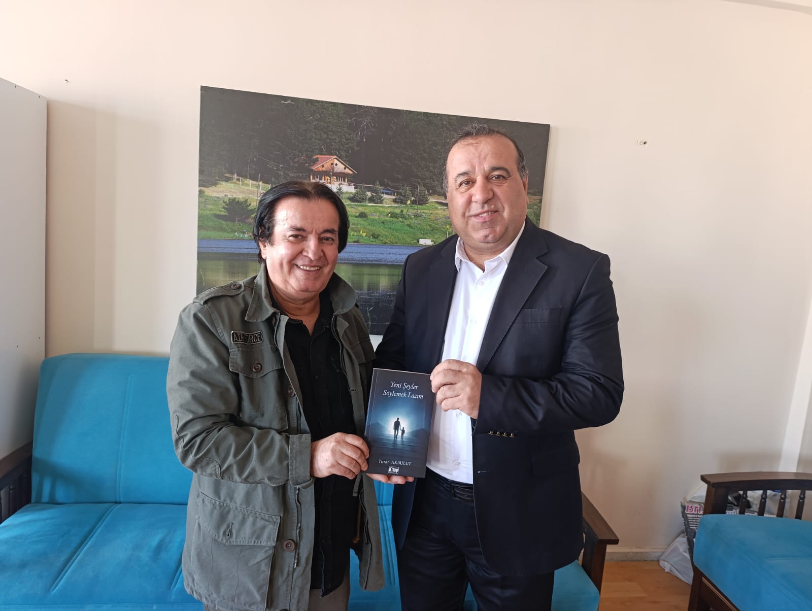 Eğitimci, Şair ve Yazar Turan Akbulut’tan Yeni Eser: "Yeni Şeyler Söylemek Lazım"