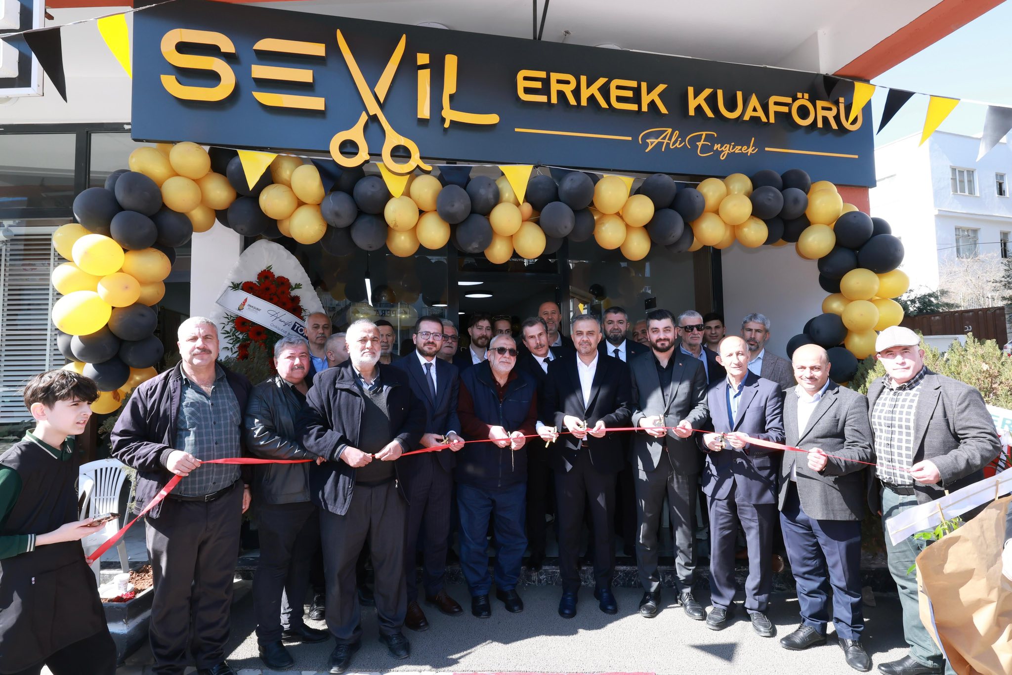 SEVİL BERBER SALONU TÖRENLE HİZMETE AÇILDI