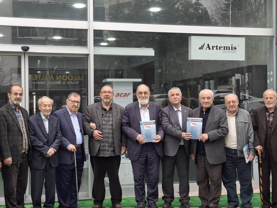 ESKİMEYEN DOSTLAR SANDALOĞLU’NDA BULUŞTU