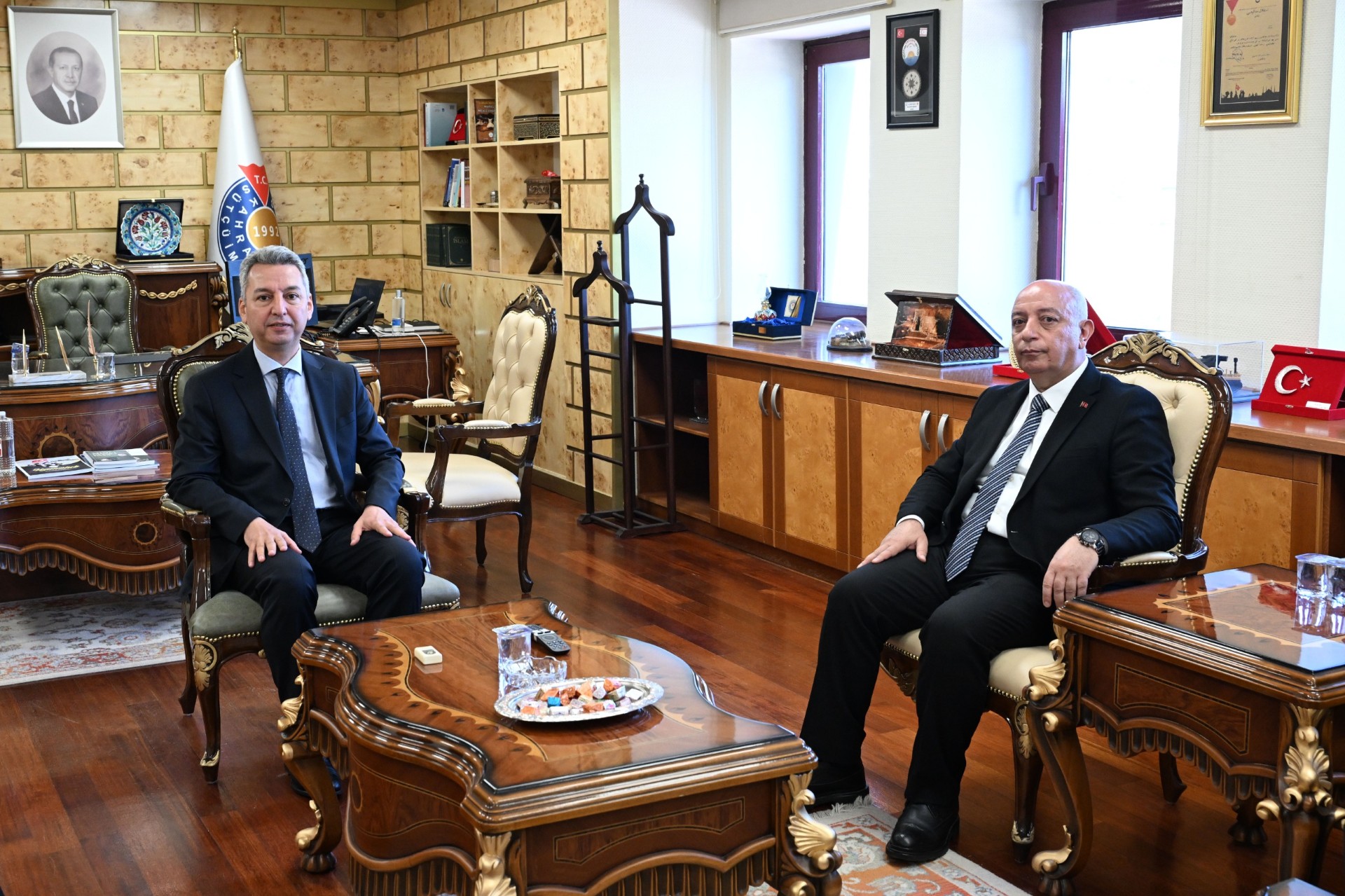 REKTÖRLER BULUŞMASI: İKİ ÜNİVERSİTE YÖNETİMİ AYNI MASADA