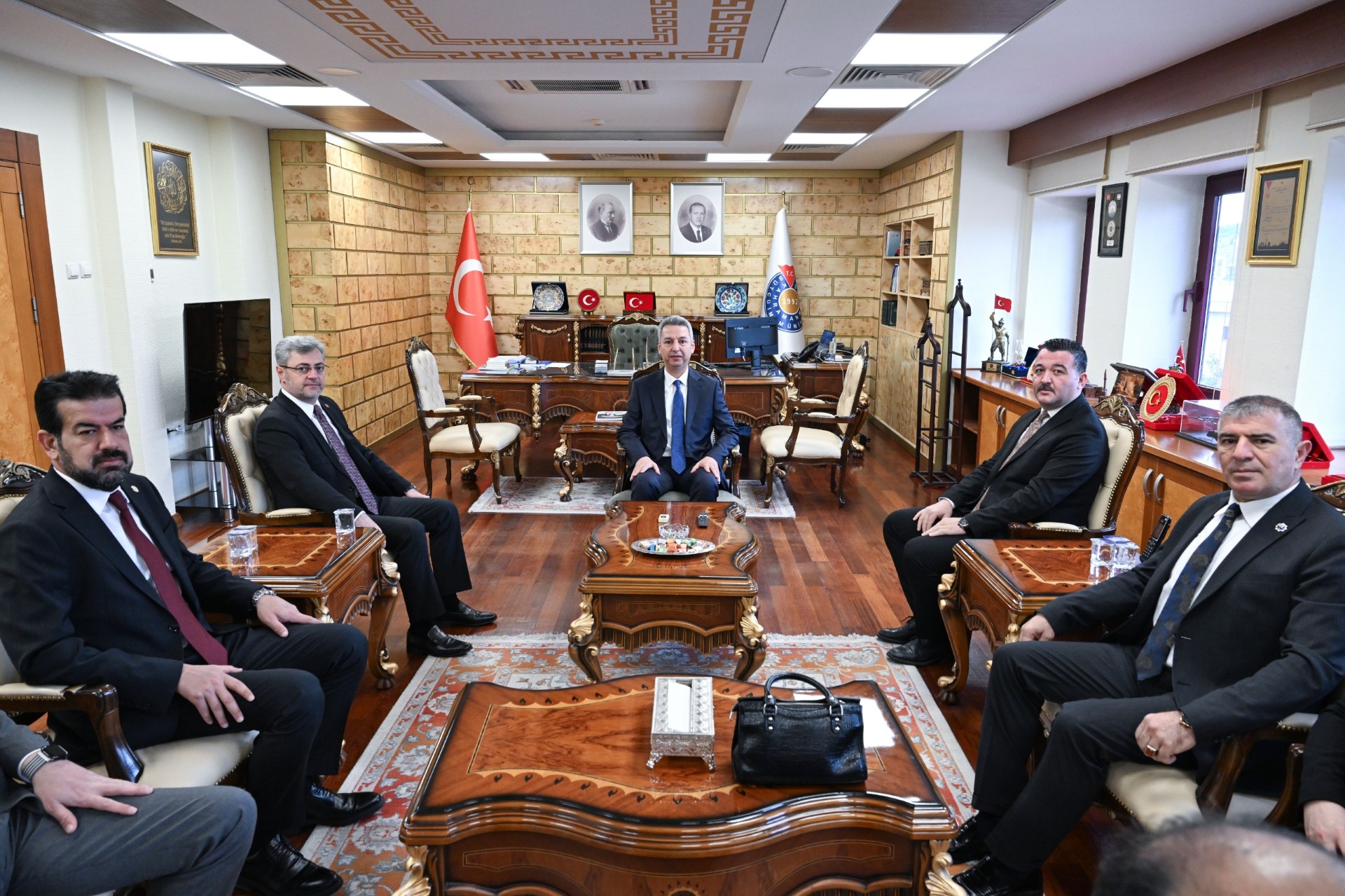 Metehan’dan Rektör Okumuş’a Hayırlı Olsun Ziyareti