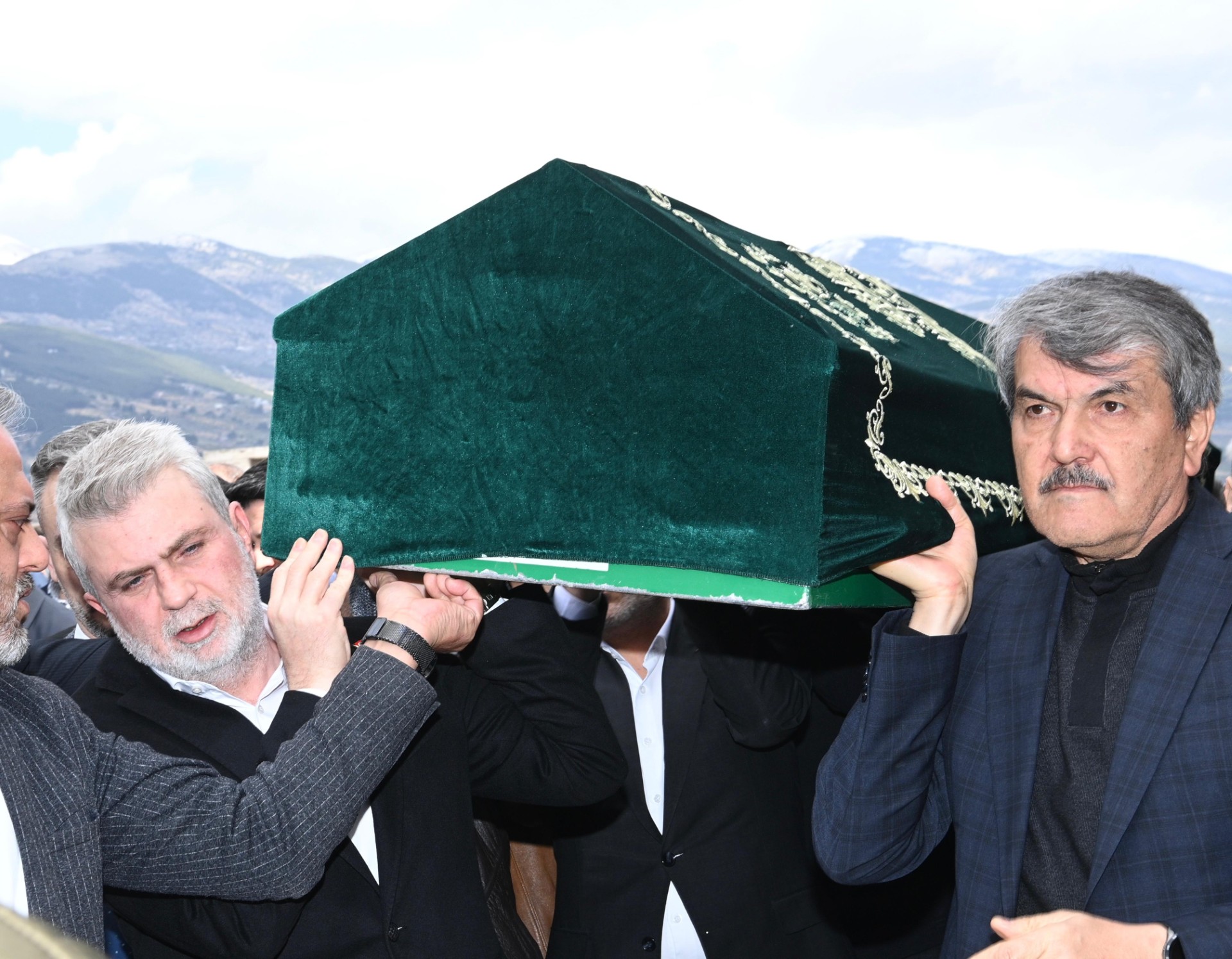 BAŞKAN GÖRGEL, ÖZDEMİR AİLESİNİN ACI GÜNÜNDE YALNIZ BIRAKMADI