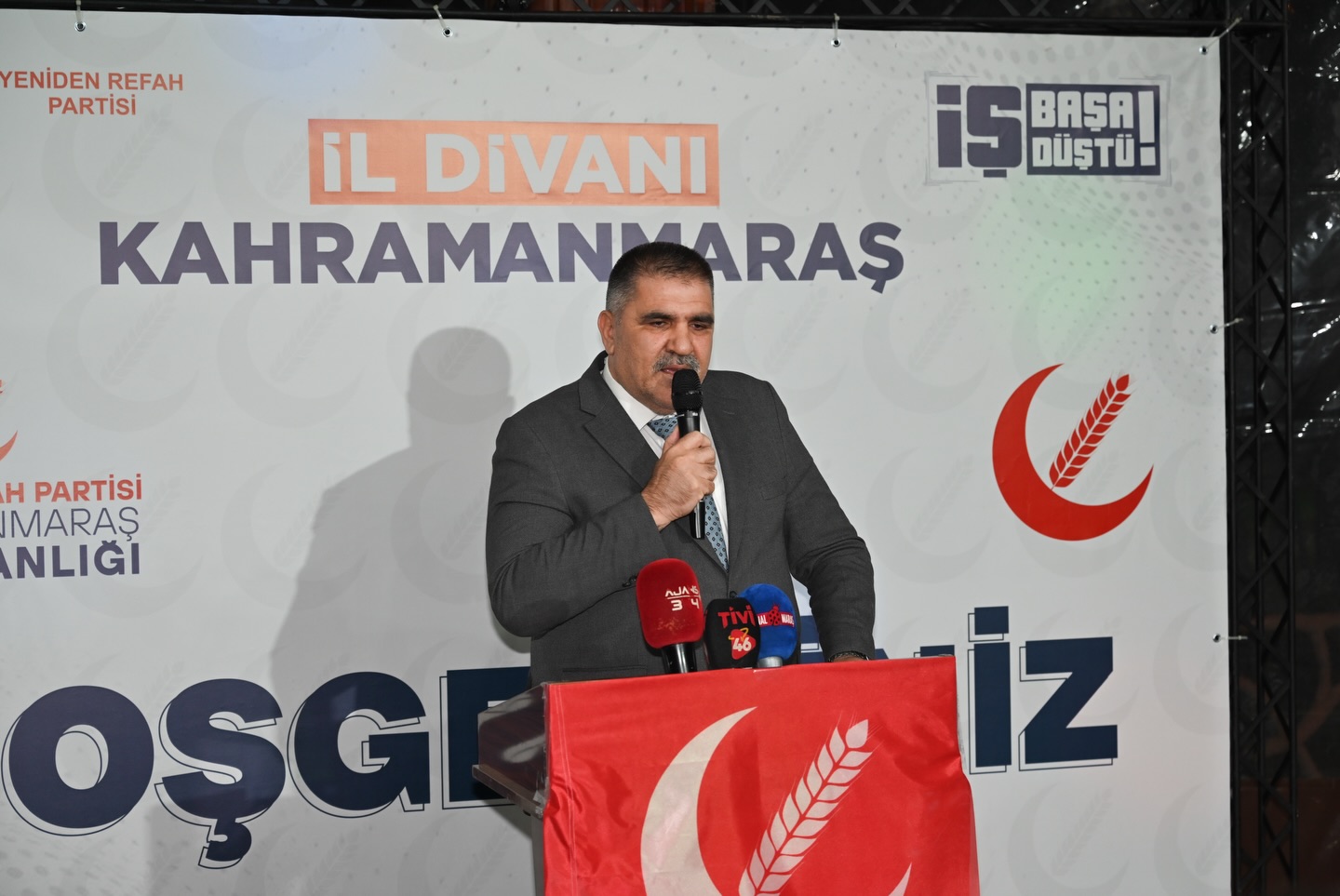 BAŞKAN KARACA, İL DİVAN TOPLANTISINDA HİZMETLERİ ANLATTI