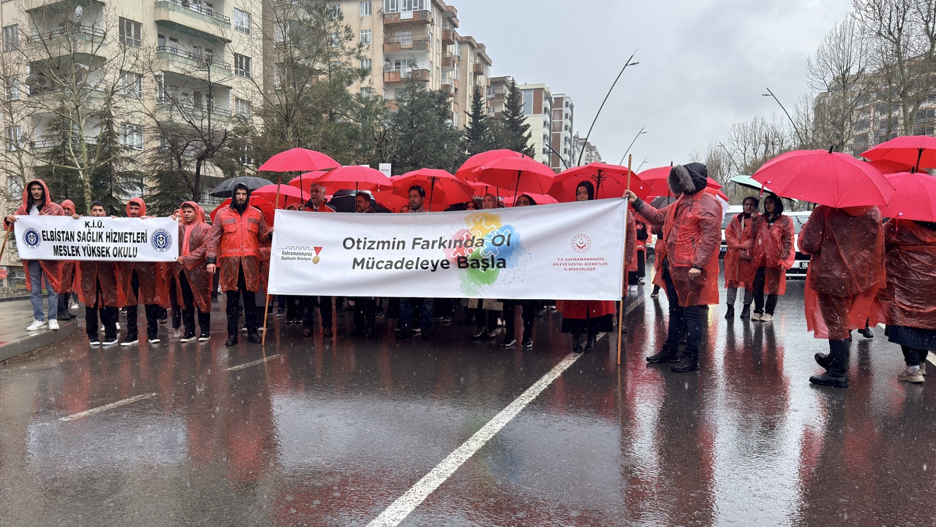 OTİZM İÇİN YÜRÜDÜ