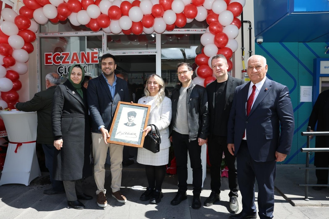 Göksun’da Çiçek Eczanesi Hizmete Açıldı