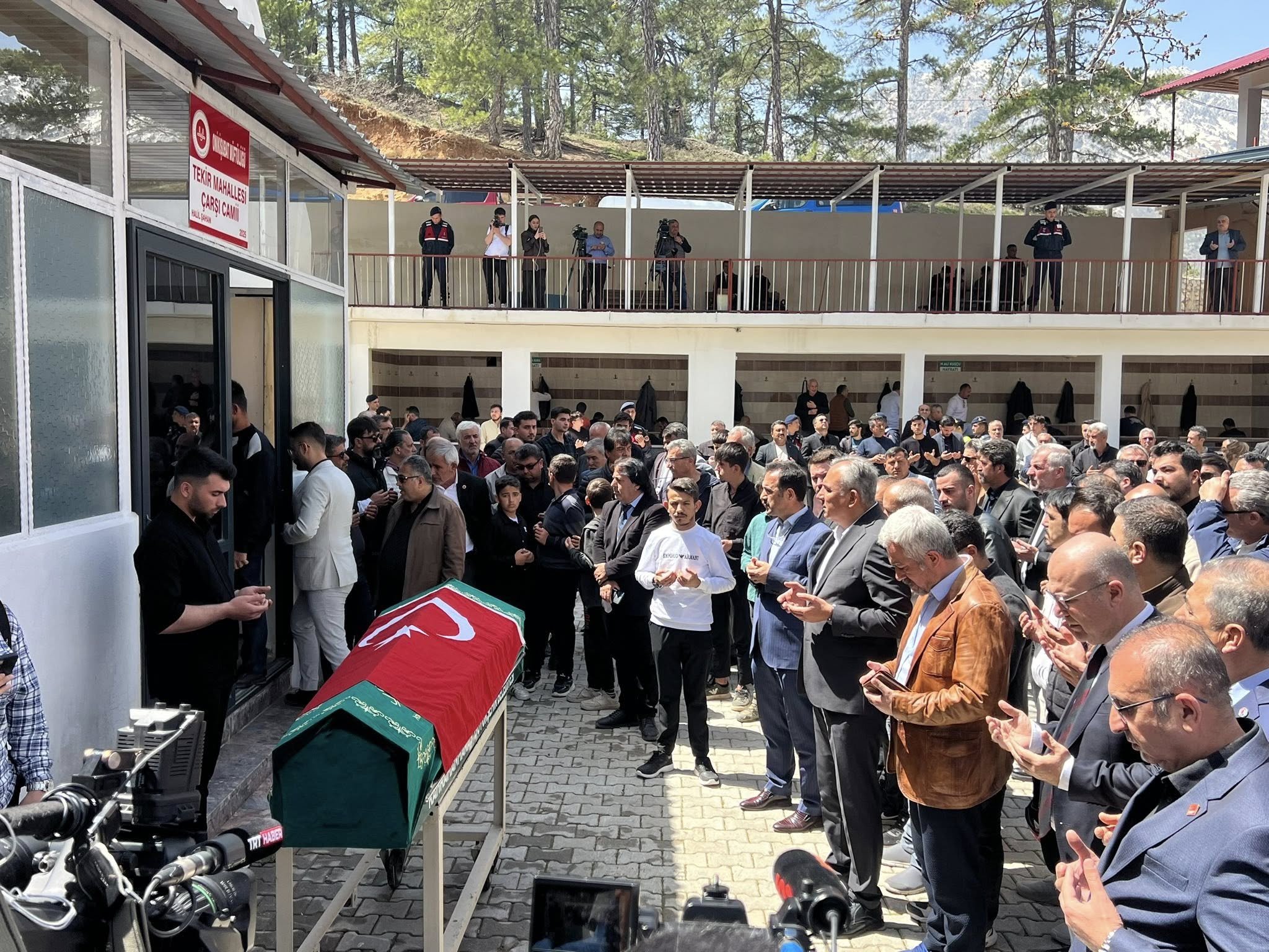 Öğretmen Son Yolculuğuna Uğurlandı