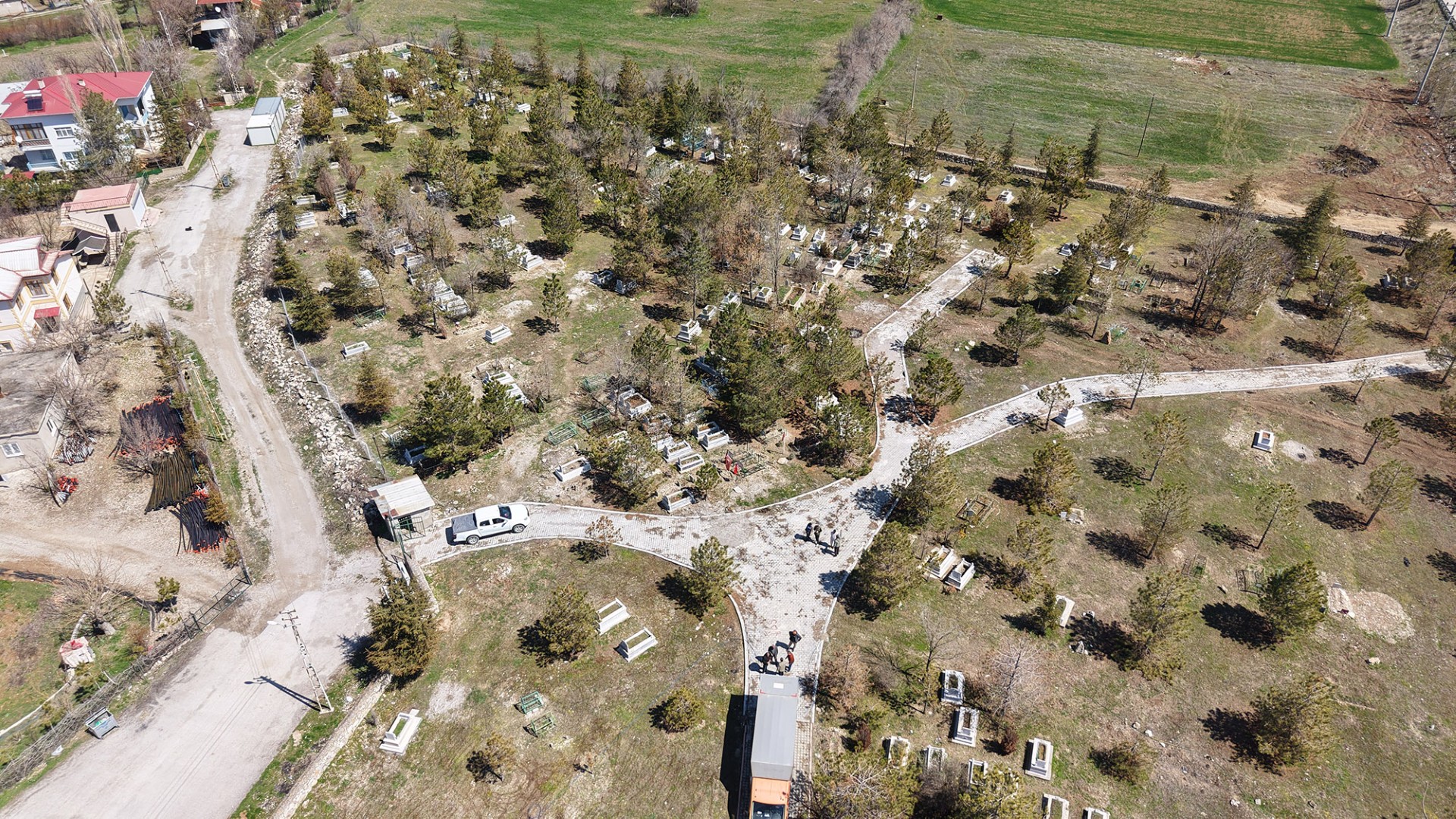 Mezarlıklarda Kapsamlı Yenileme Başladı