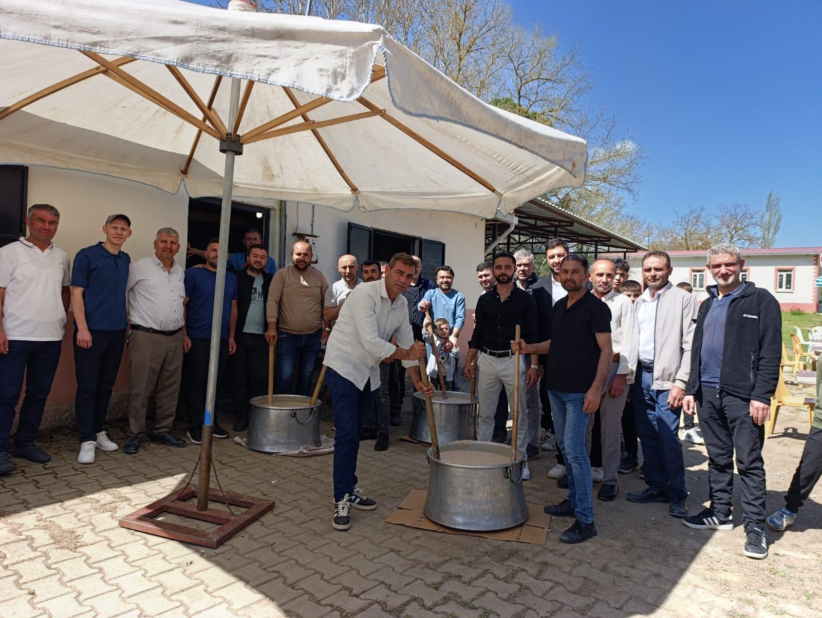 Gördes Tüpüler Geleneksel Köy Hayrına 2 Bin Kişi Katıldı