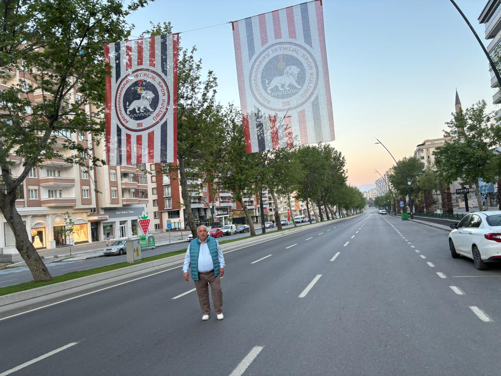 Şehir Bayraklarla Donatıldı, Taraftar Ayakta