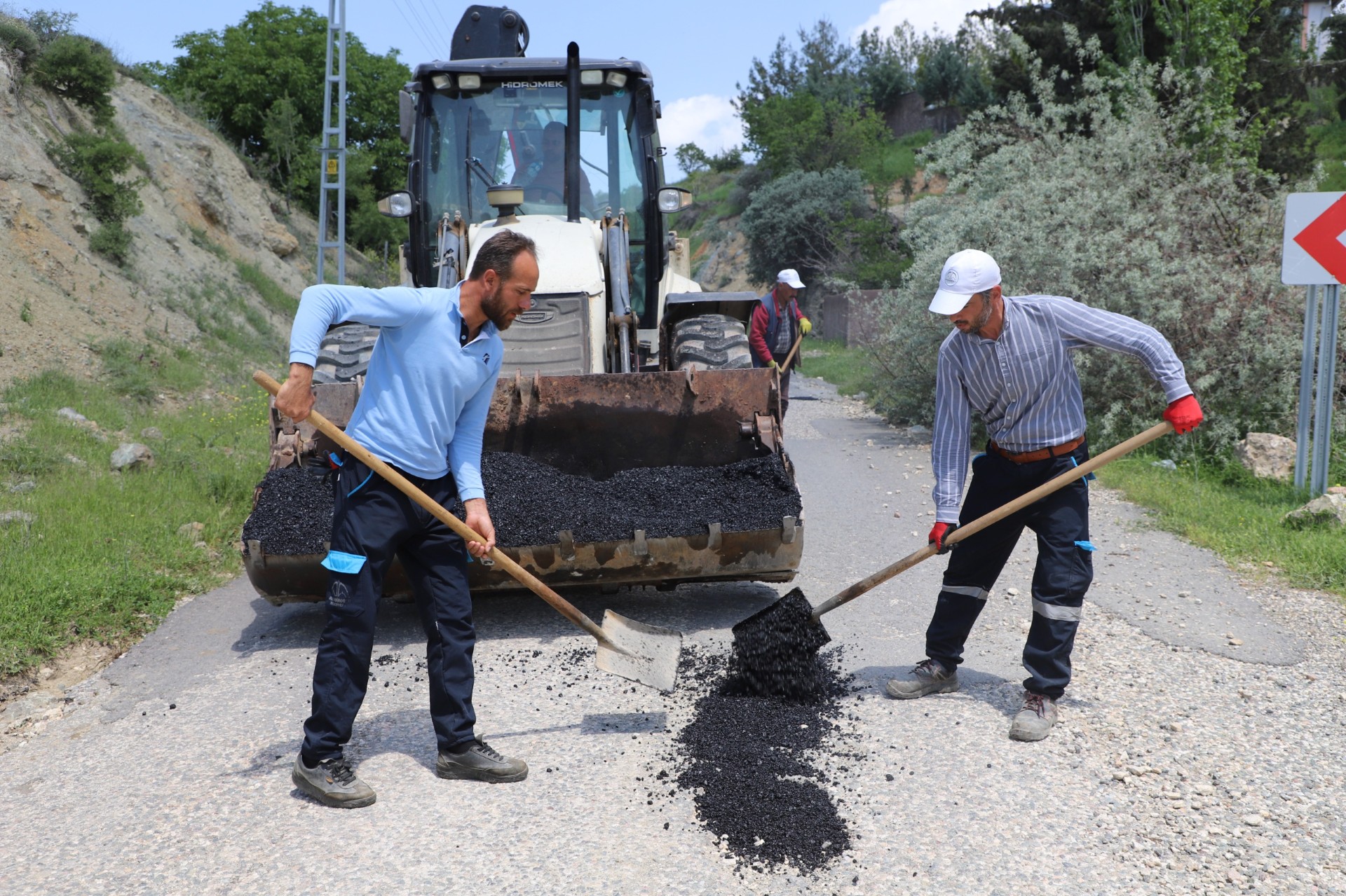Dulkadiroğlu Belediyesi’nden Göllü Mahallesi’nde Asfalt Çalışması