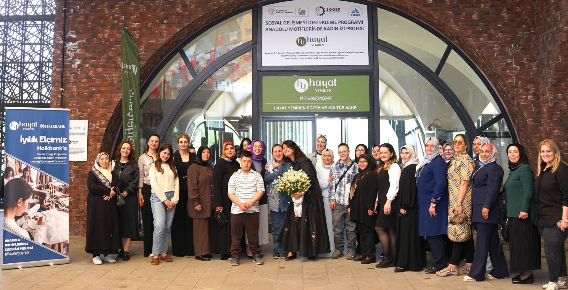HY Atelier İlk Kez Sahneye Çıktı