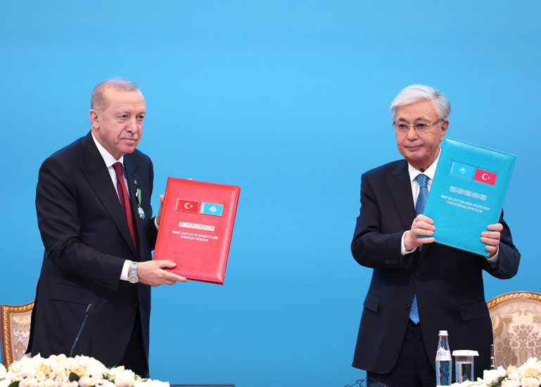 Hazar Geçişli Doğu-Batı Orta Koridoru