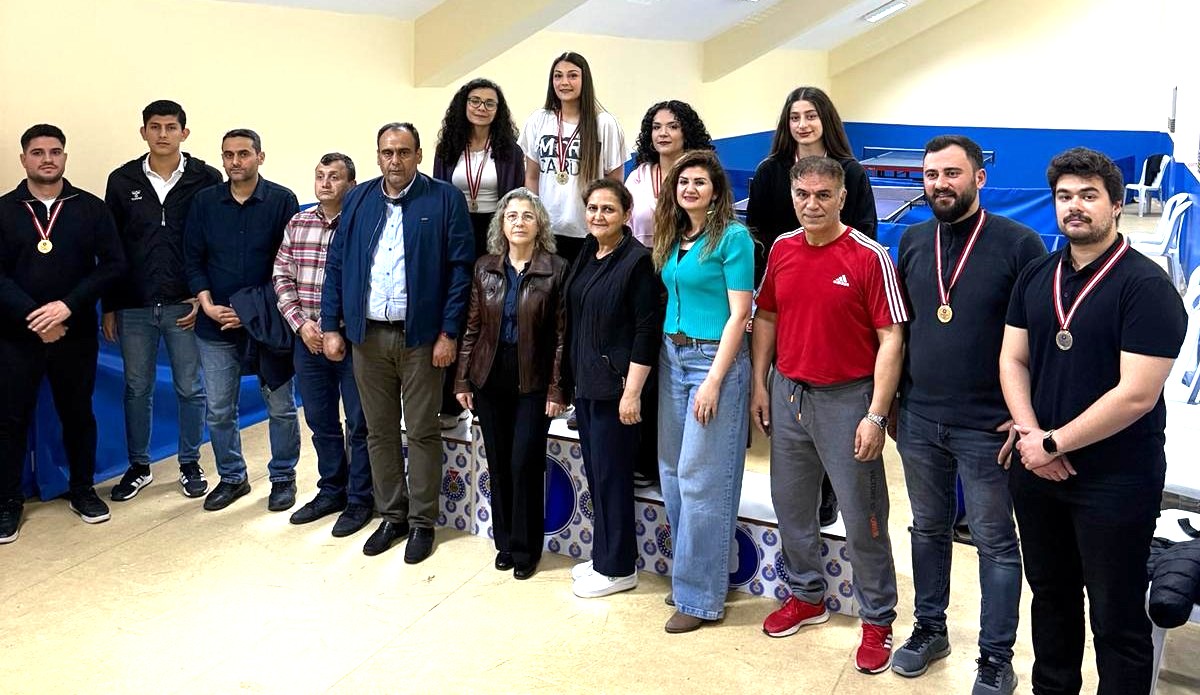 KSÜ’DE MASA TENİSİ TURNUVASI NEFES KESTİ