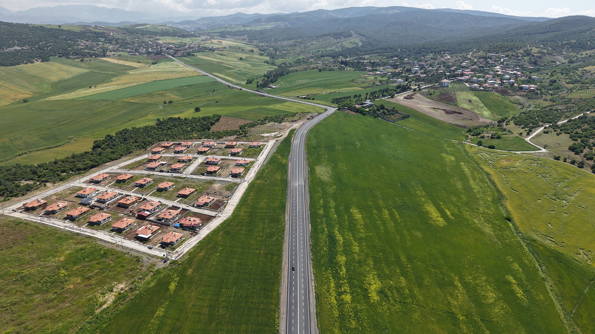 Kurbancılara Otoban Gibi Yol !