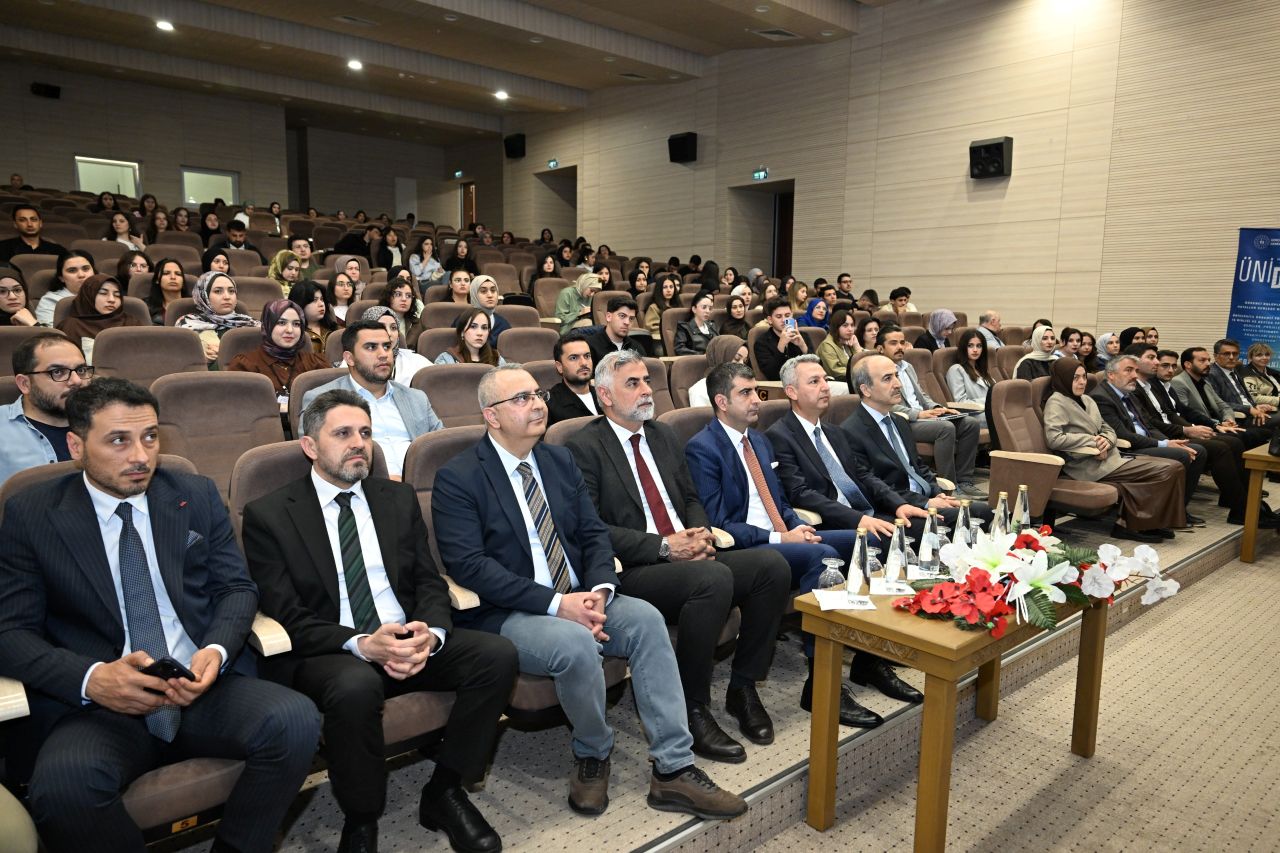 “Geçmişten Geleceğe Mektuplarla Bir Araya”