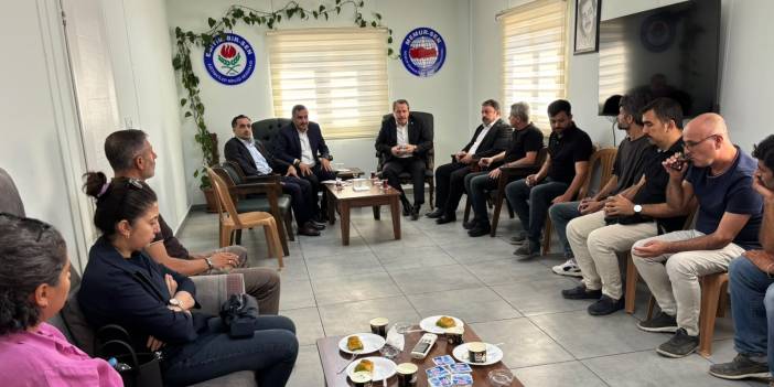 ALİ YALÇIN, AYŞER ÇALIK ORTAOKULU ÖĞRETMENLERİYLE BİR ARAYA GELDİ