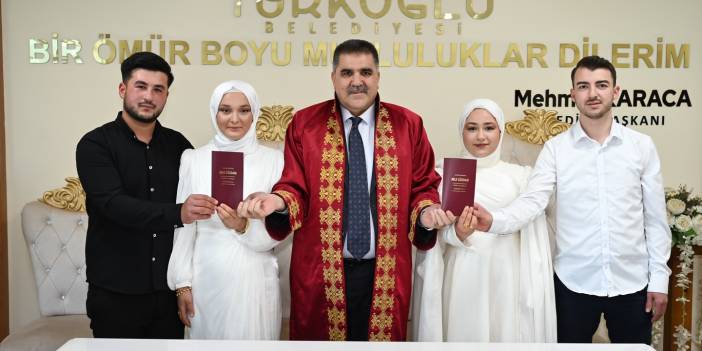 AYNI NİKÂH MASASINDA ÇİFTE MUTLULUK!