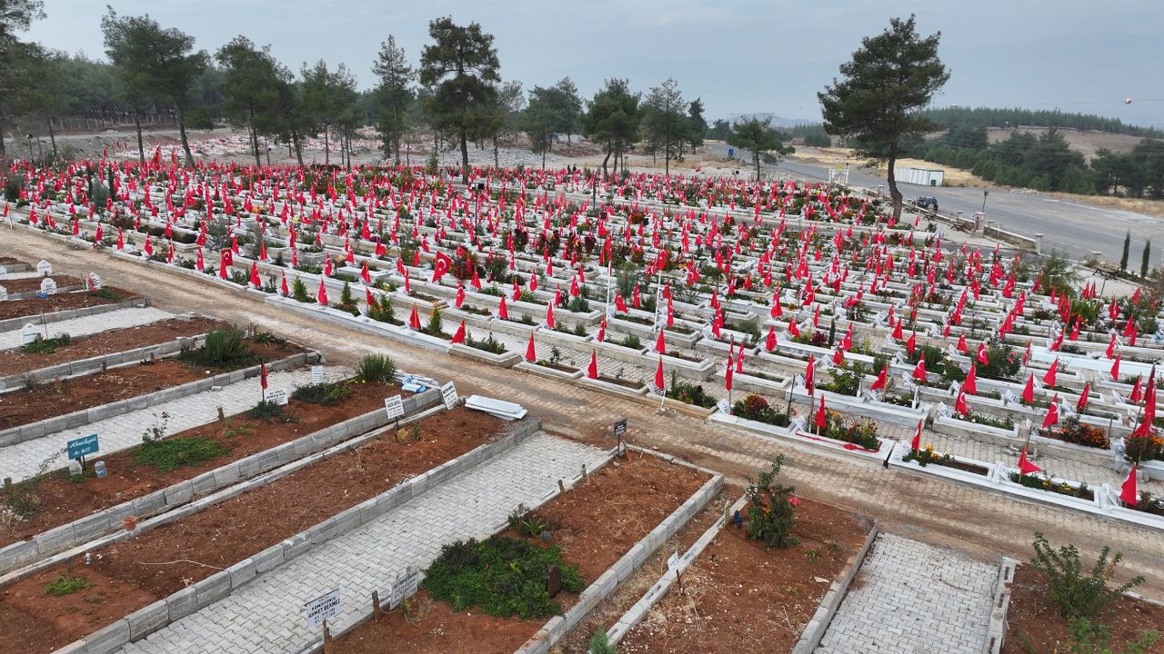 bayrak-mezarlik-12.jpg