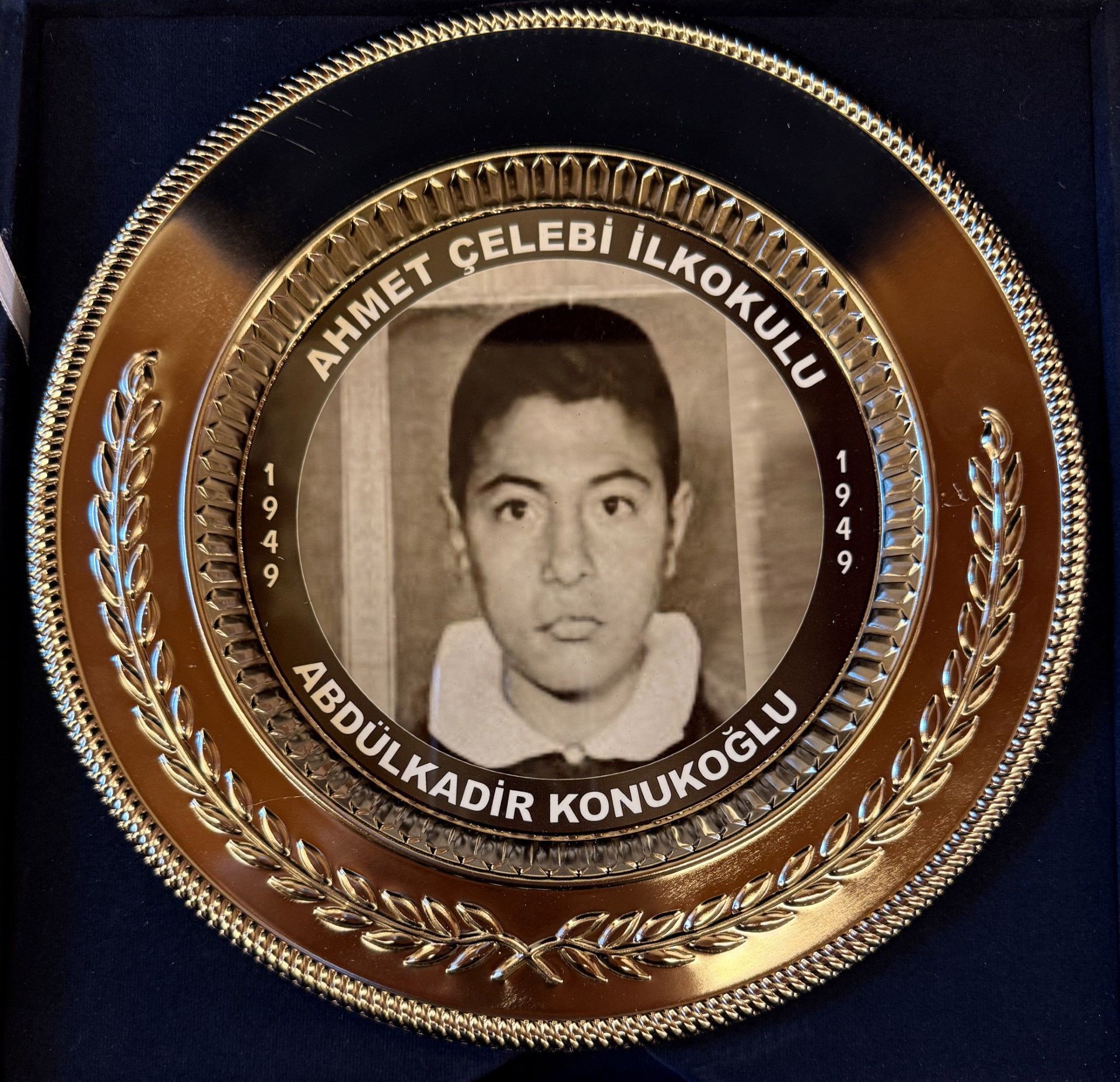 abdulkadir-konukogluna-plaket-1.jpg