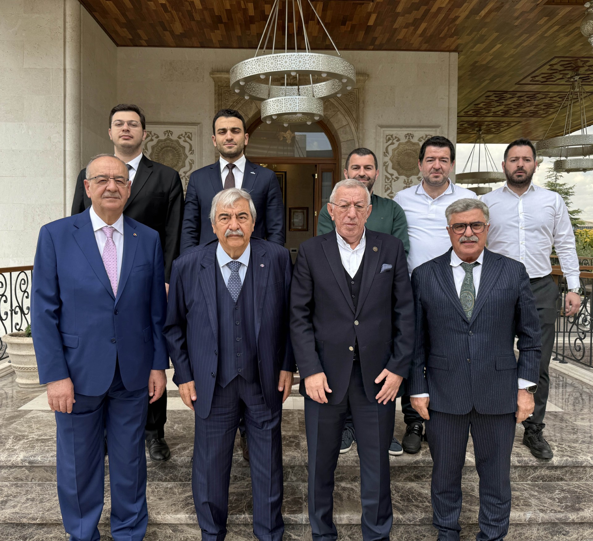 abdulkadir-konukoglu-is-insani-ahmet-sekeroglunu-ziyareti-etti.jpg