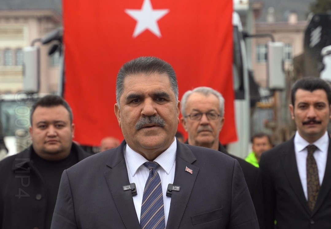 mehmet-karaca-bayrak.jpeg