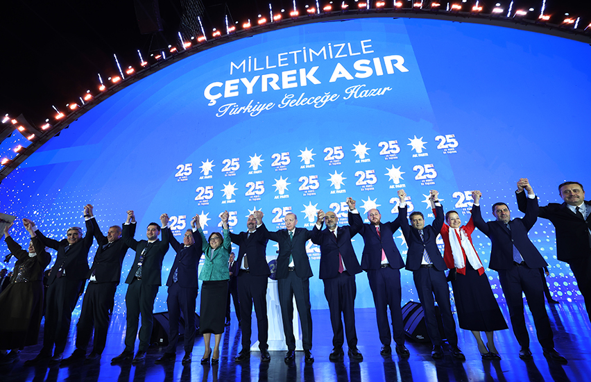 ak-parti-25-4-001.jpg